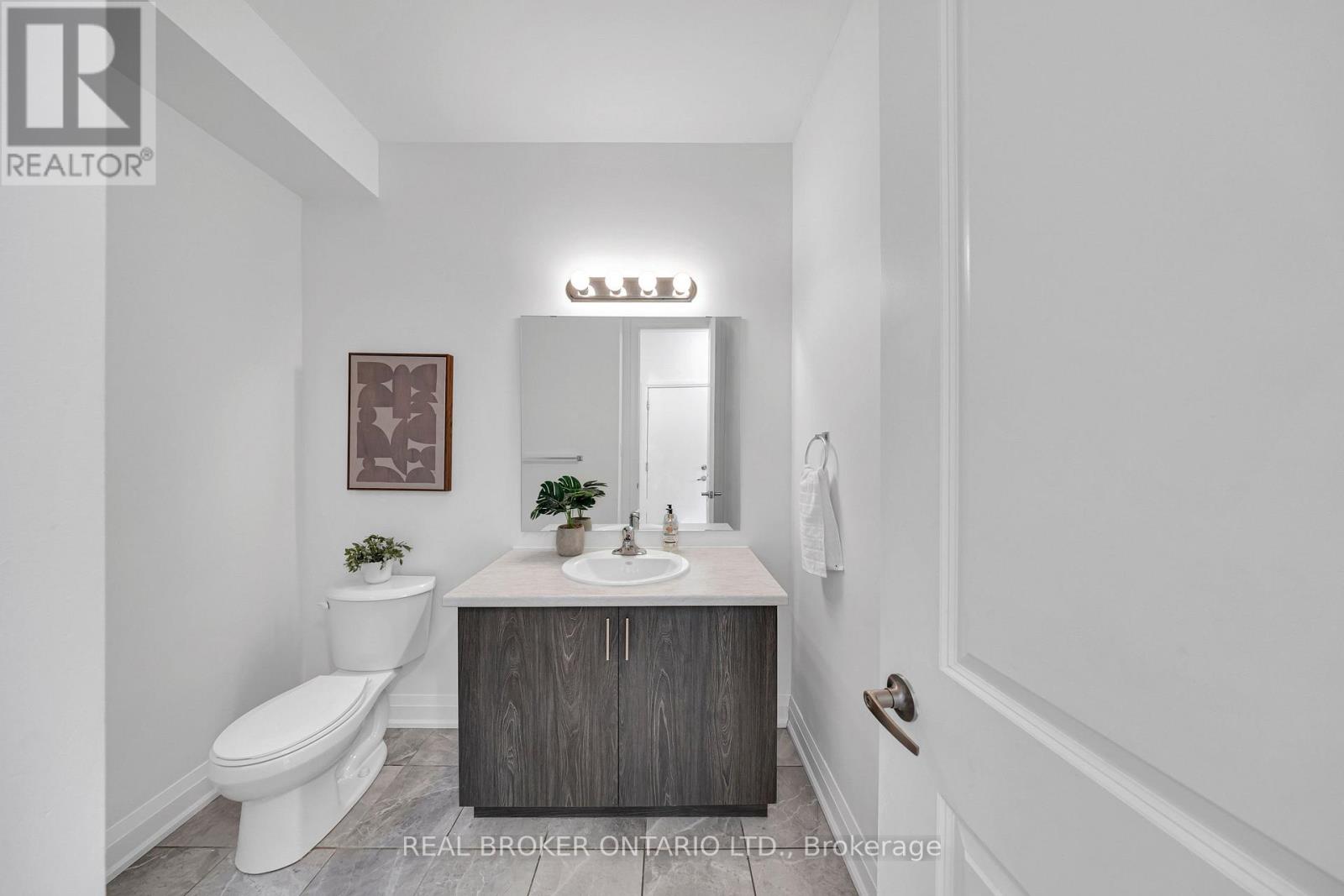 48 Barnyard Trail, Barrie, Ontario  L9J 0C2 - Photo 8 - S12943690