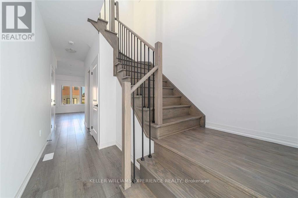 32 Fairlane Avenue, Barrie (Painswick North), Ontario  L9J 0M9 - Photo 10 - S12943706