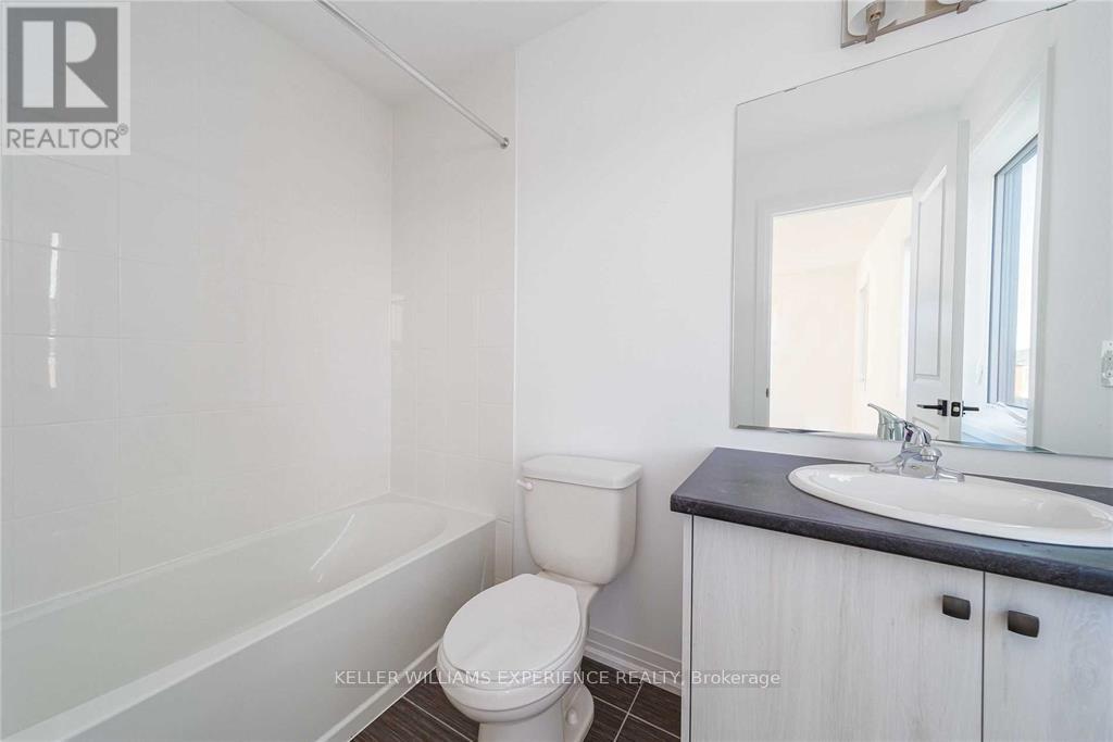 32 Fairlane Avenue, Barrie (Painswick North), Ontario  L9J 0M9 - Photo 15 - S12943706