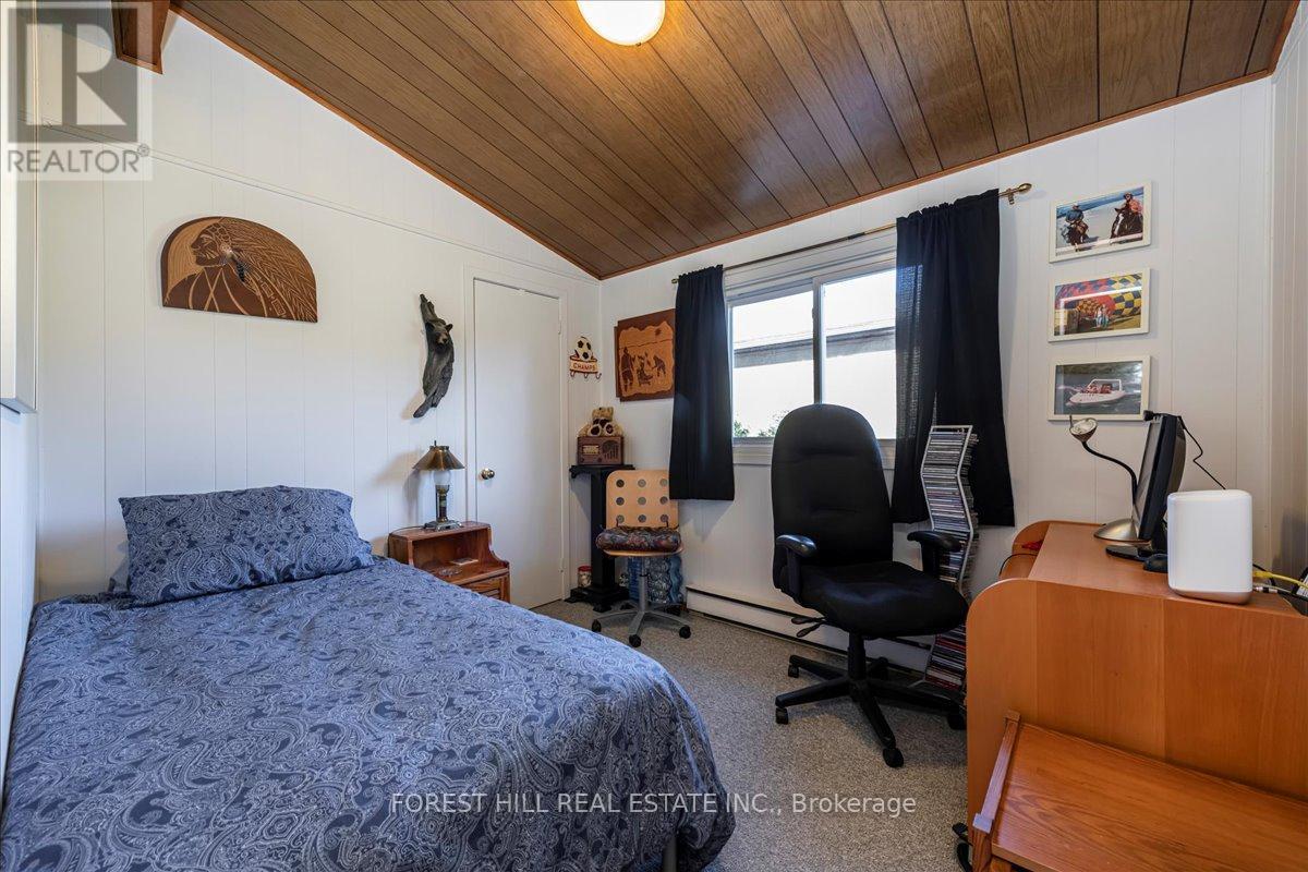 67 Lake Avenue, Ramara, Ontario  L0K 1B0 - Photo 12 - S12943730