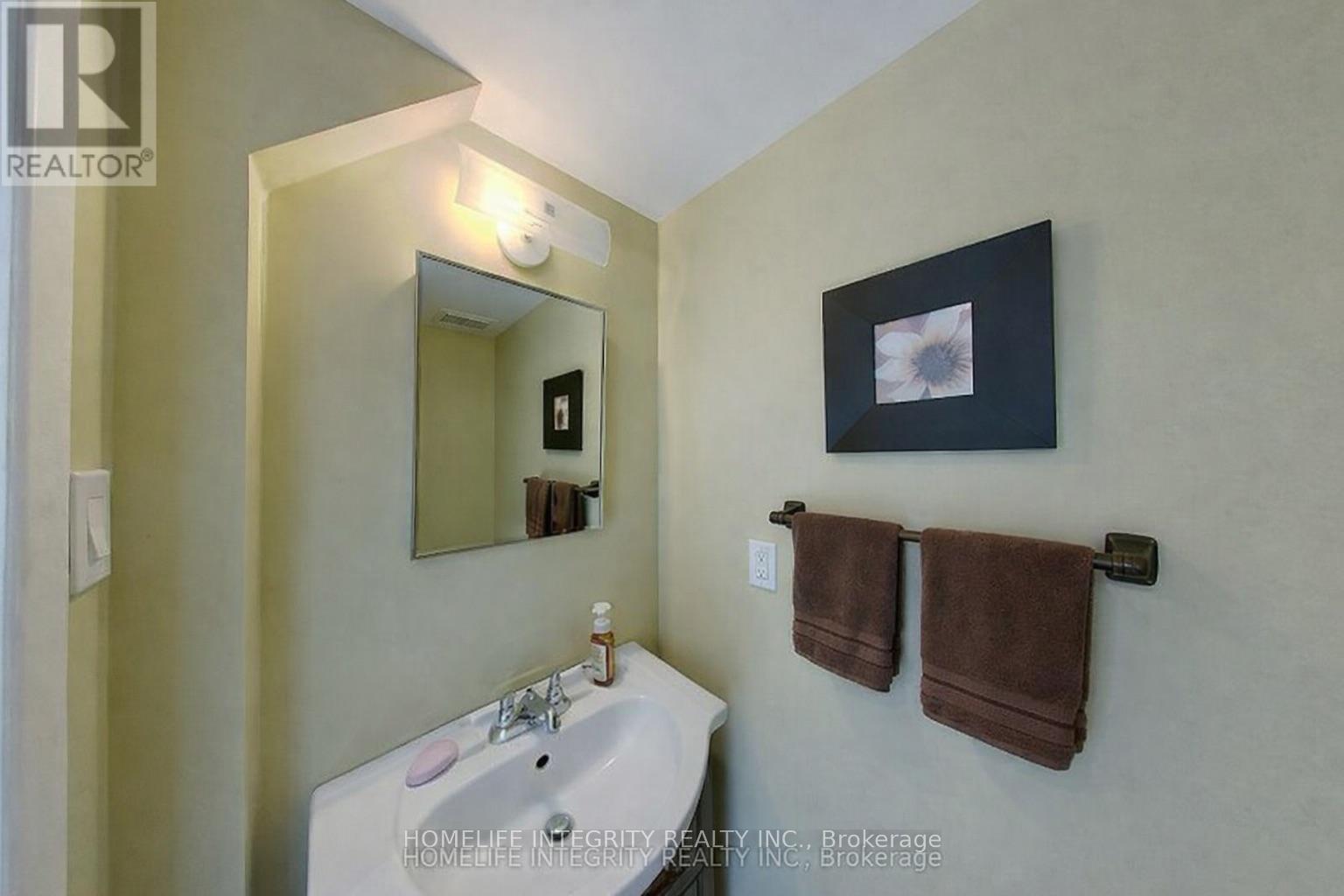 2 - 246 Unit 2 Tupper Boulevard, New Tecumseth, Ontario  L9R 1A9 - Photo 4 - N12941926