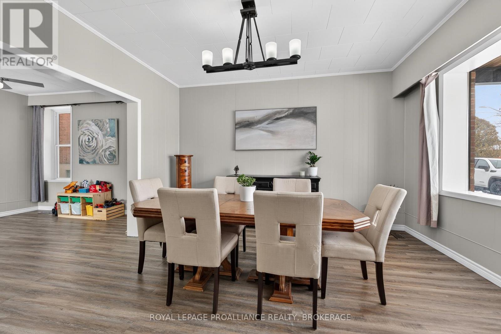 118 East Street E, Greater Napanee, Ontario  K7R 1S6 - Photo 10 - X12943524