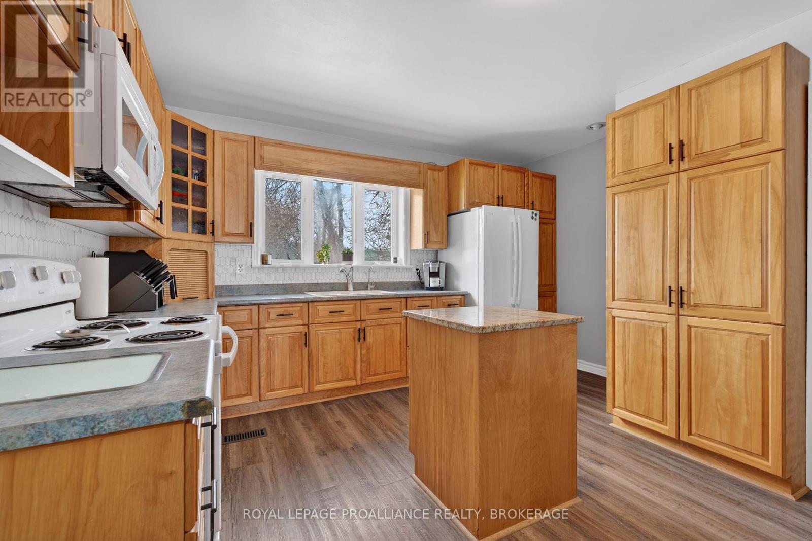 118 East Street E, Greater Napanee, Ontario  K7R 1S6 - Photo 13 - X12943524