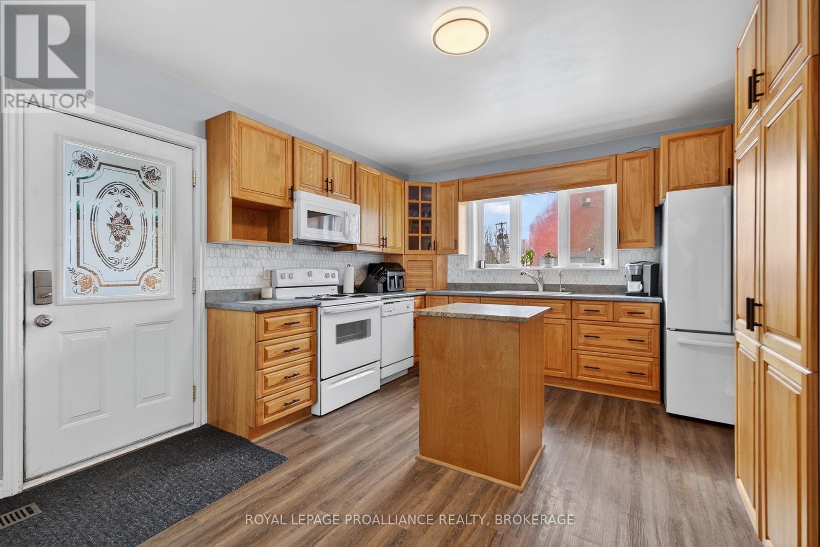 118 East Street E, Greater Napanee, Ontario  K7R 1S6 - Photo 20 - X12943524