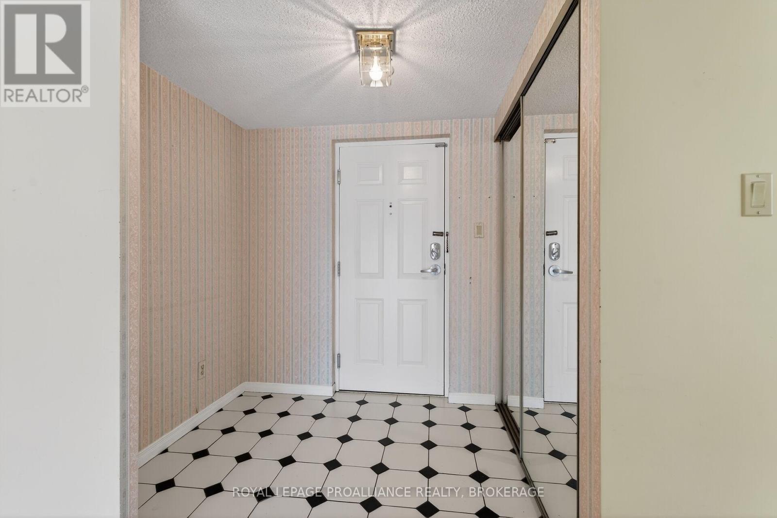 306 - 257 Bath Road, Kingston, Ontario  K7M 7T3 - Photo 2 - X12943550