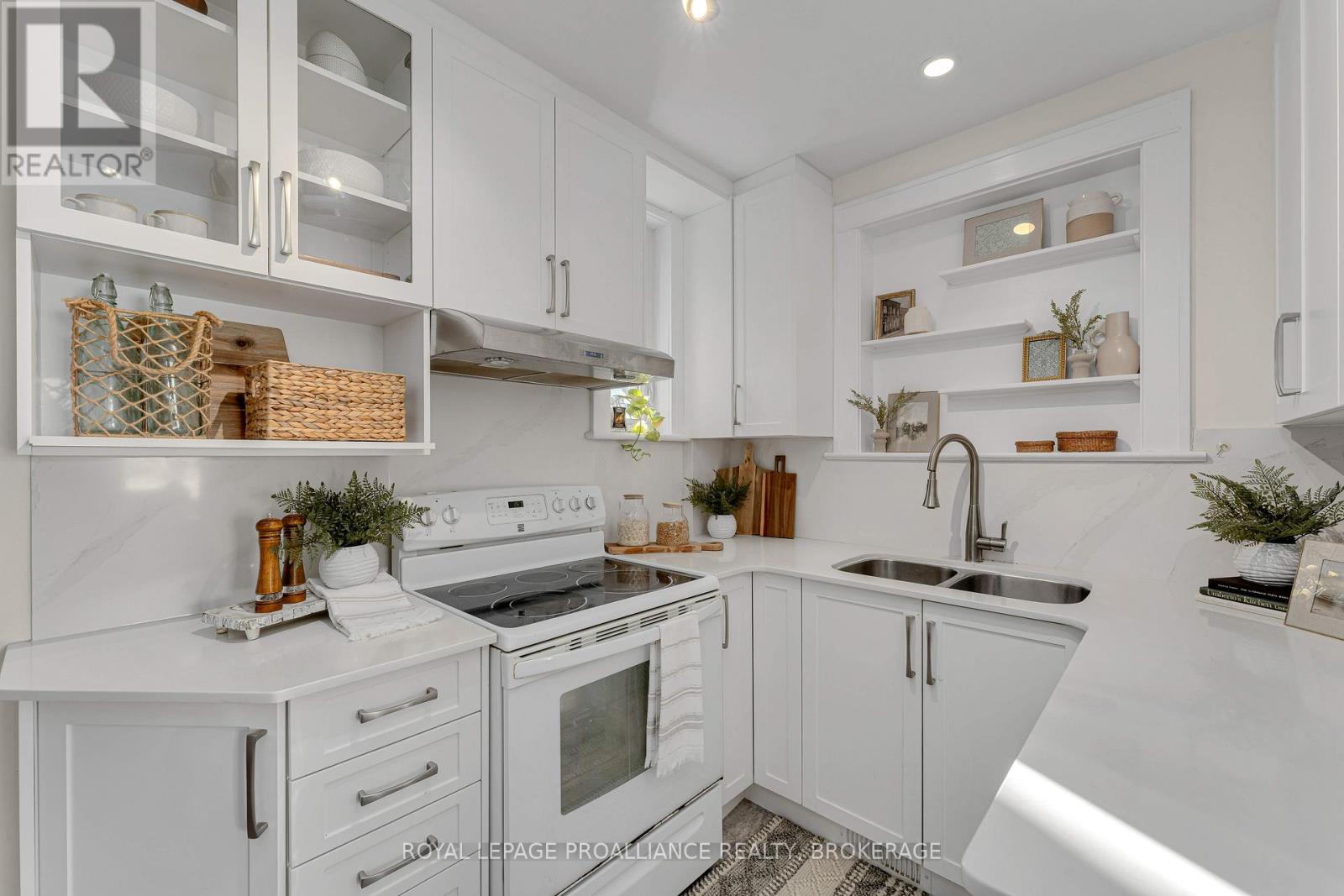 32 Livingston Avenue, Kingston, Ontario  K7L 4L2 - Photo 11 - X12943822