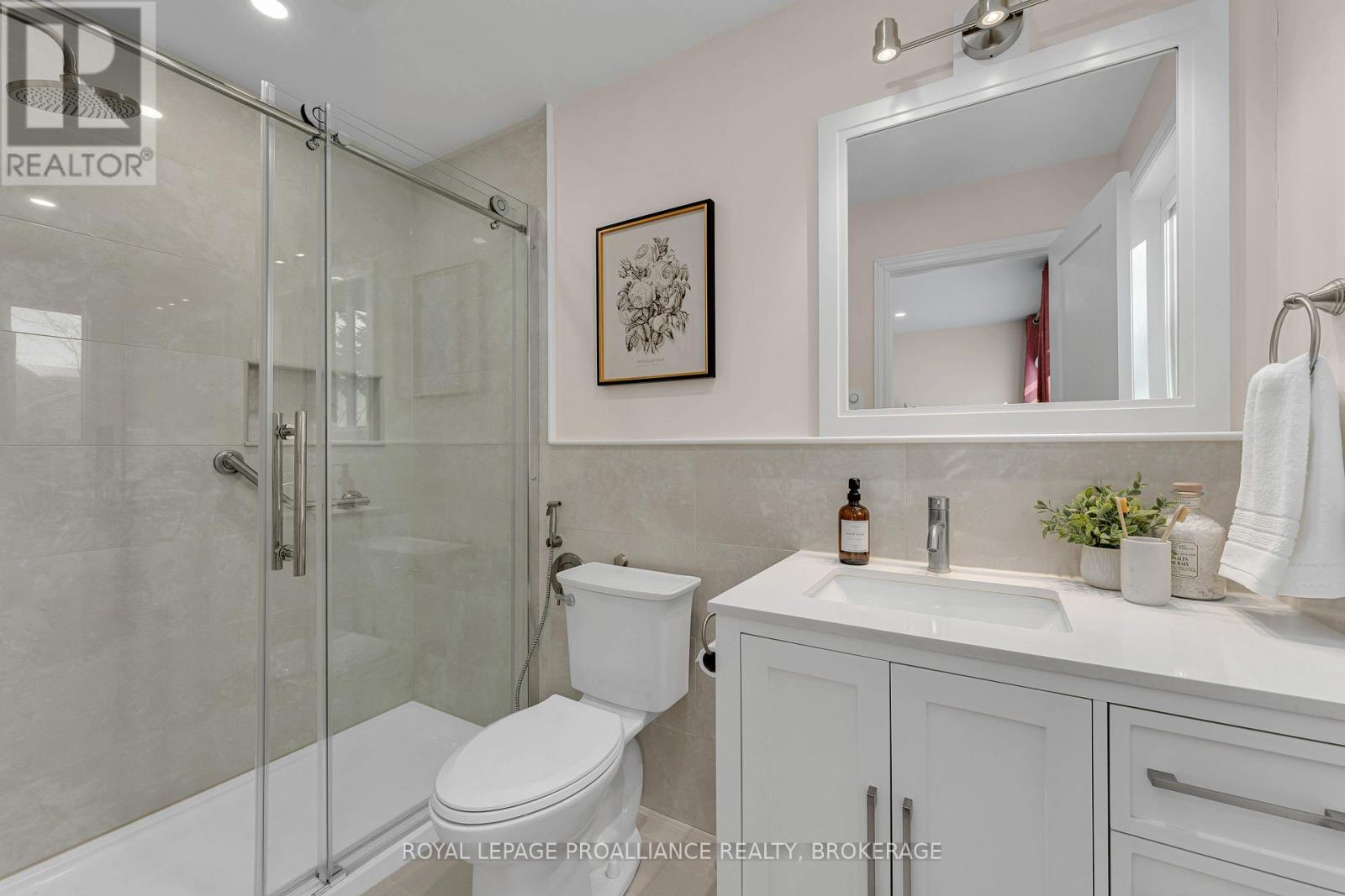 32 Livingston Avenue, Kingston, Ontario  K7L 4L2 - Photo 15 - X12943822