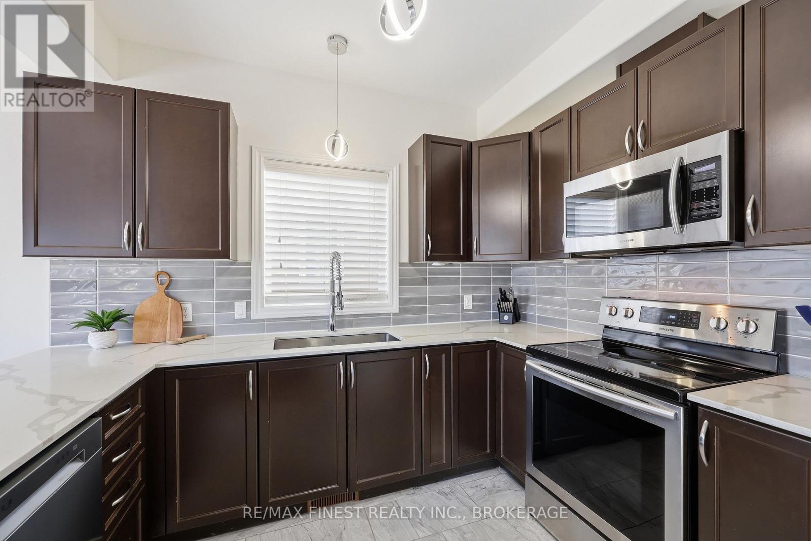 108 Pratt Drive, Loyalist, Ontario  K7N 0A4 - Photo 29 - X12943824