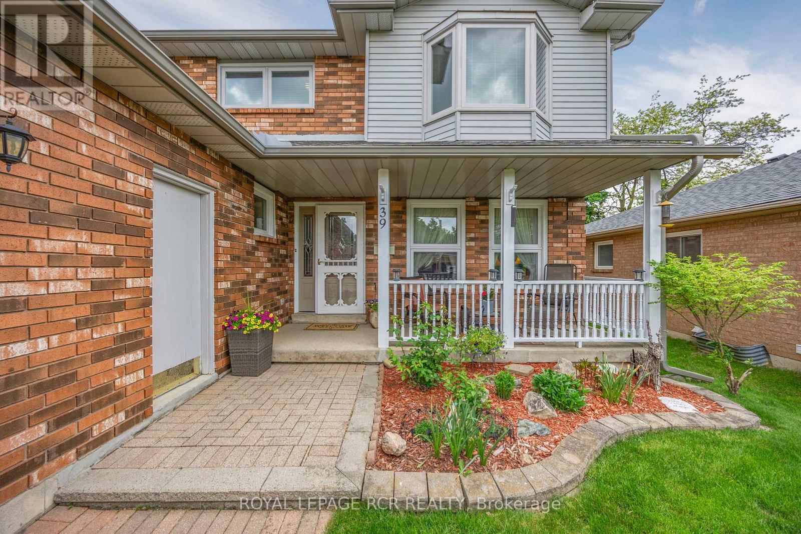 39 Passmore Avenue, Orangeville, Ontario  L9W 4K4 - Photo 2 - W12880674