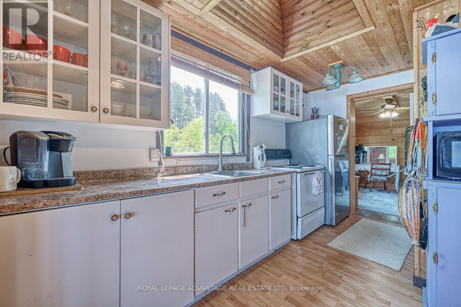 832 Klon Lane, Leeds And The Thousand Islands, Ontario  K0H 2N0 - Photo 17 - X12196649