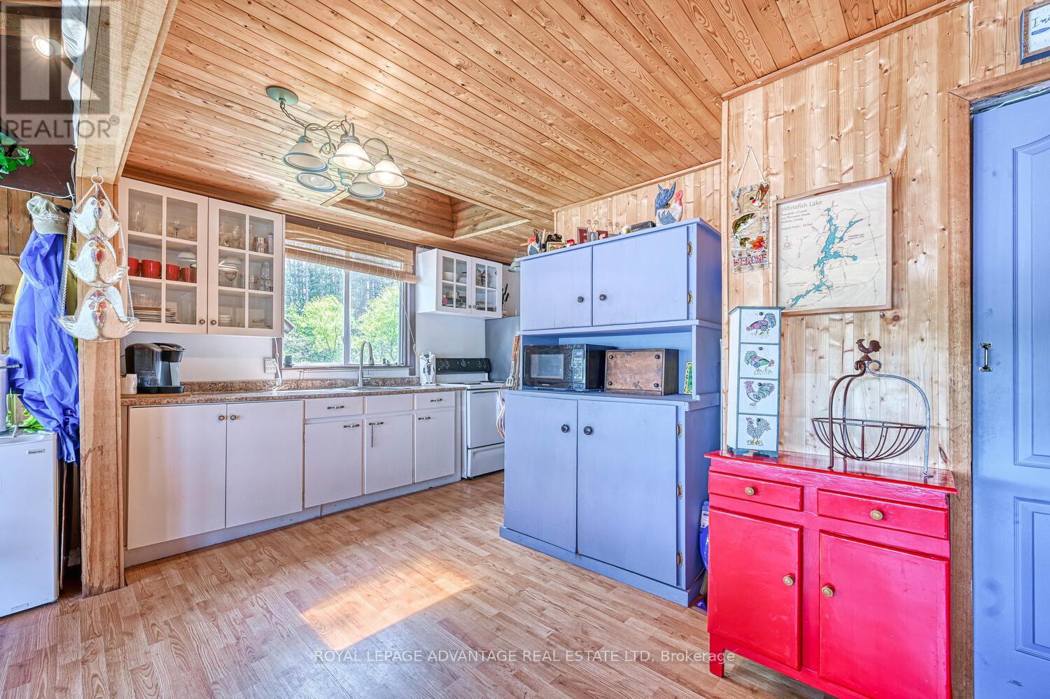 832 Klon Lane, Leeds And The Thousand Islands, Ontario  K0H 2N0 - Photo 15 - X12196649