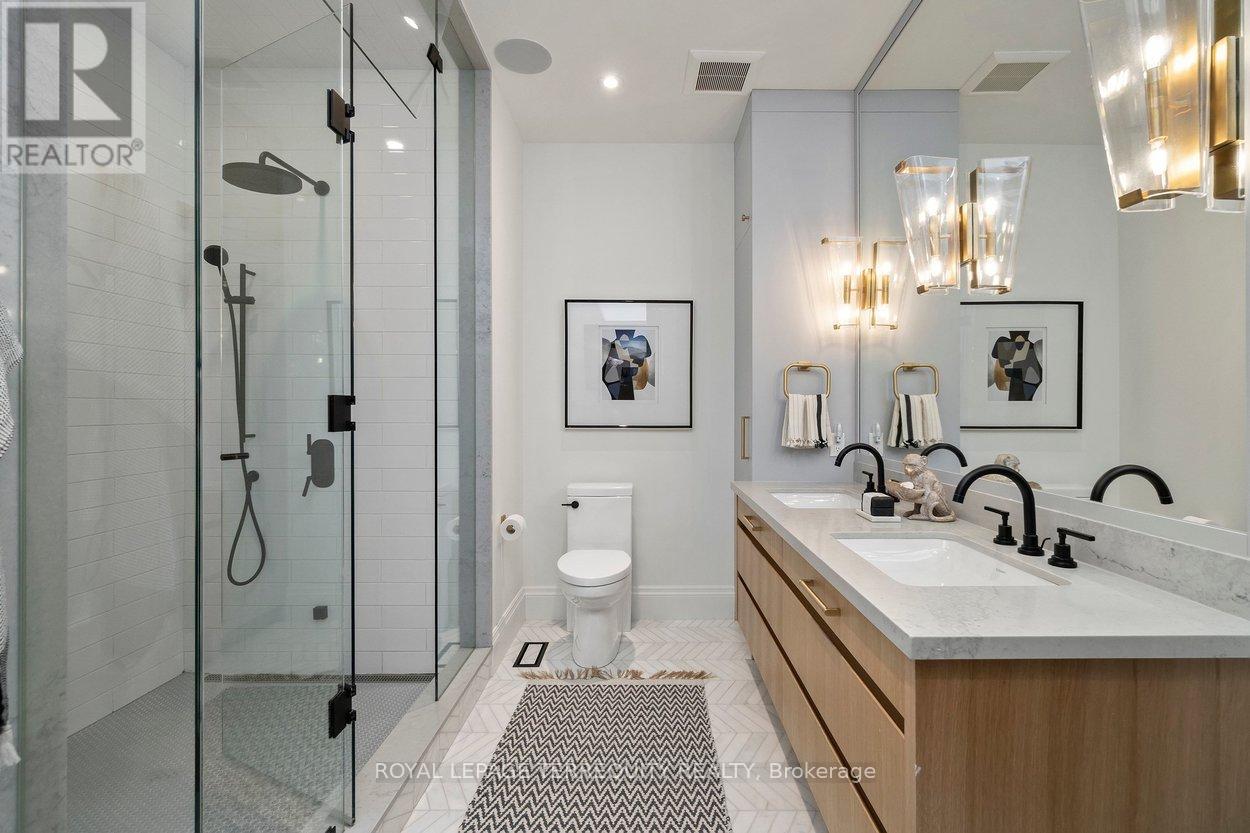 12 Elliott Avenue, Toronto, Ontario  M8X 2P8 - Photo 23 - W12943316