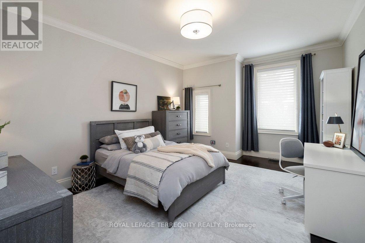 12 Elliott Avenue, Toronto, Ontario  M8X 2P8 - Photo 24 - W12943316