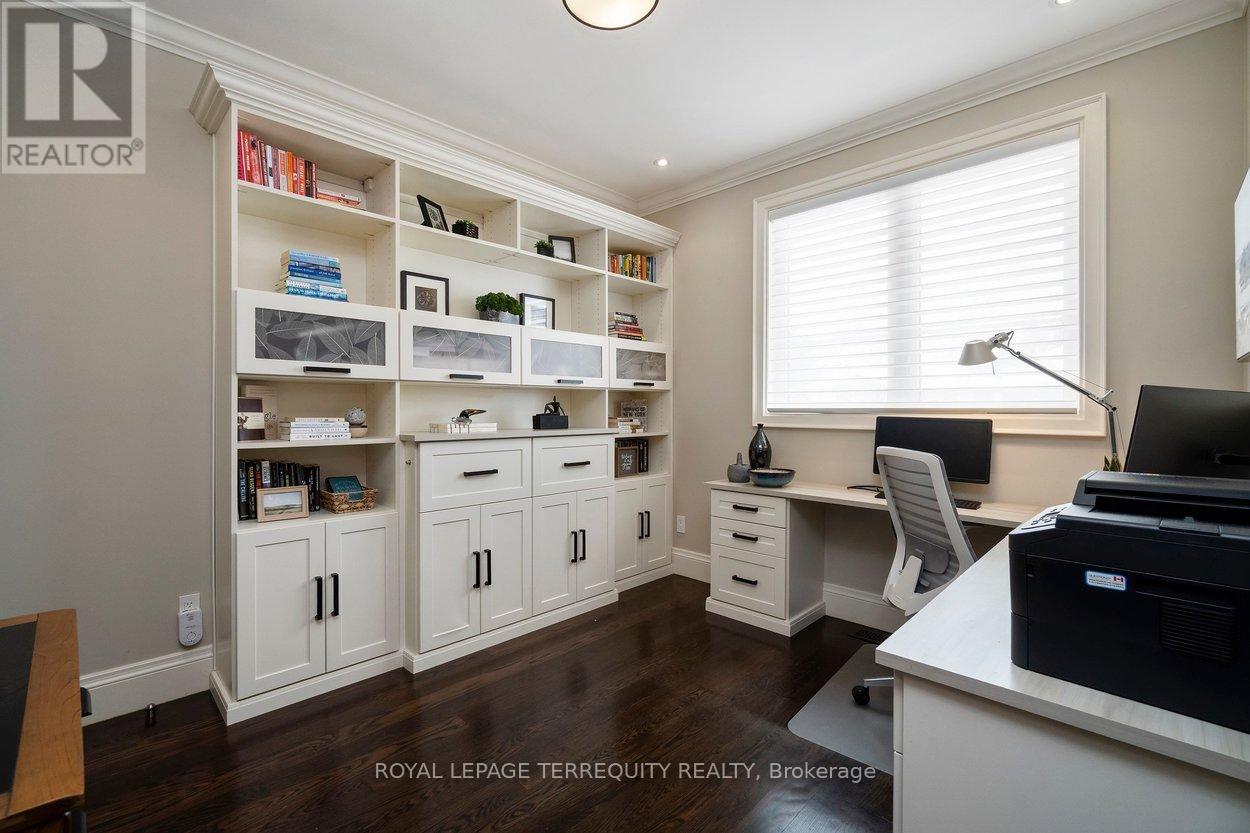 12 Elliott Avenue, Toronto, Ontario  M8X 2P8 - Photo 29 - W12943316