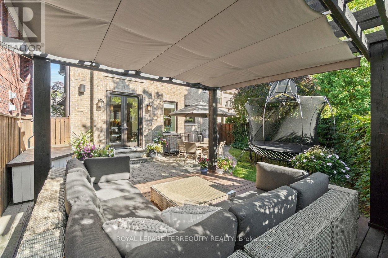 12 Elliott Avenue, Toronto, Ontario  M8X 2P8 - Photo 43 - W12943316