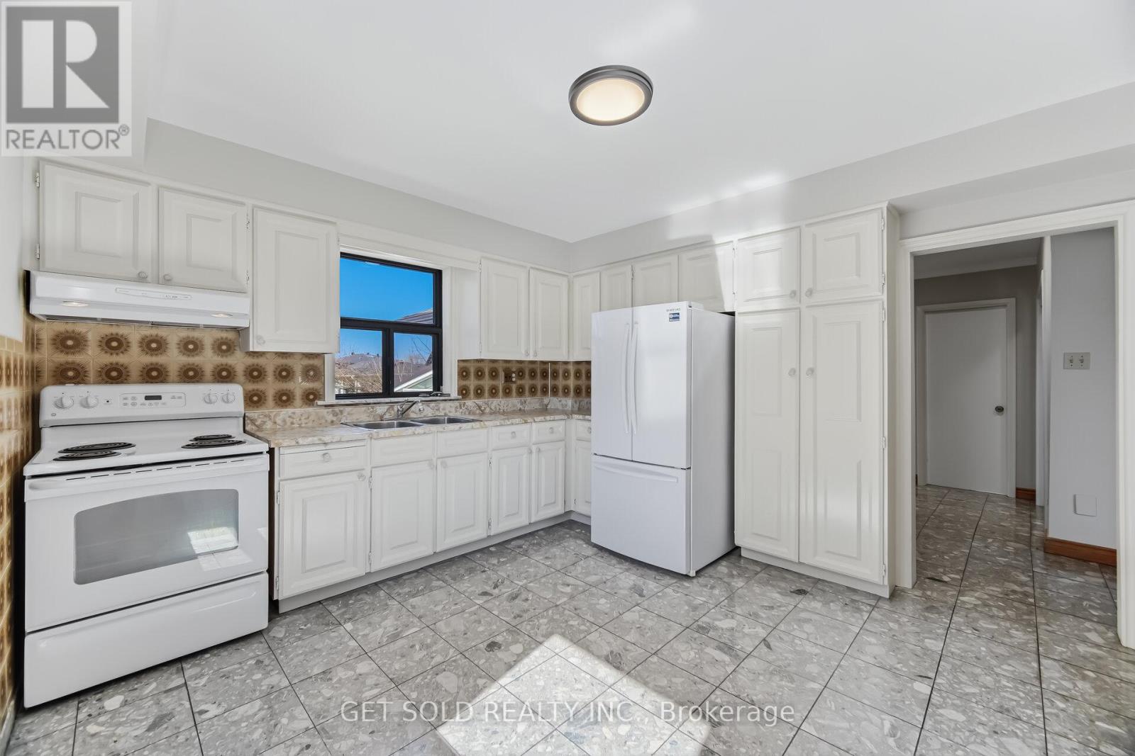 60 Erie Street, Toronto, Ontario  M6L 2P9 - Photo 12 - W12943322