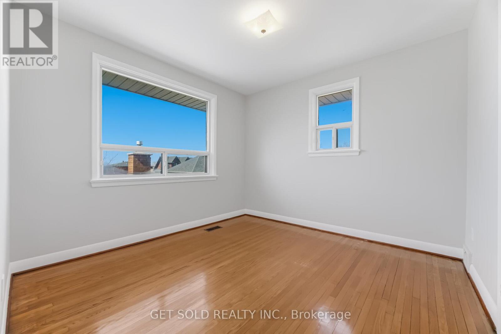 60 Erie Street, Toronto, Ontario  M6L 2P9 - Photo 17 - W12943322