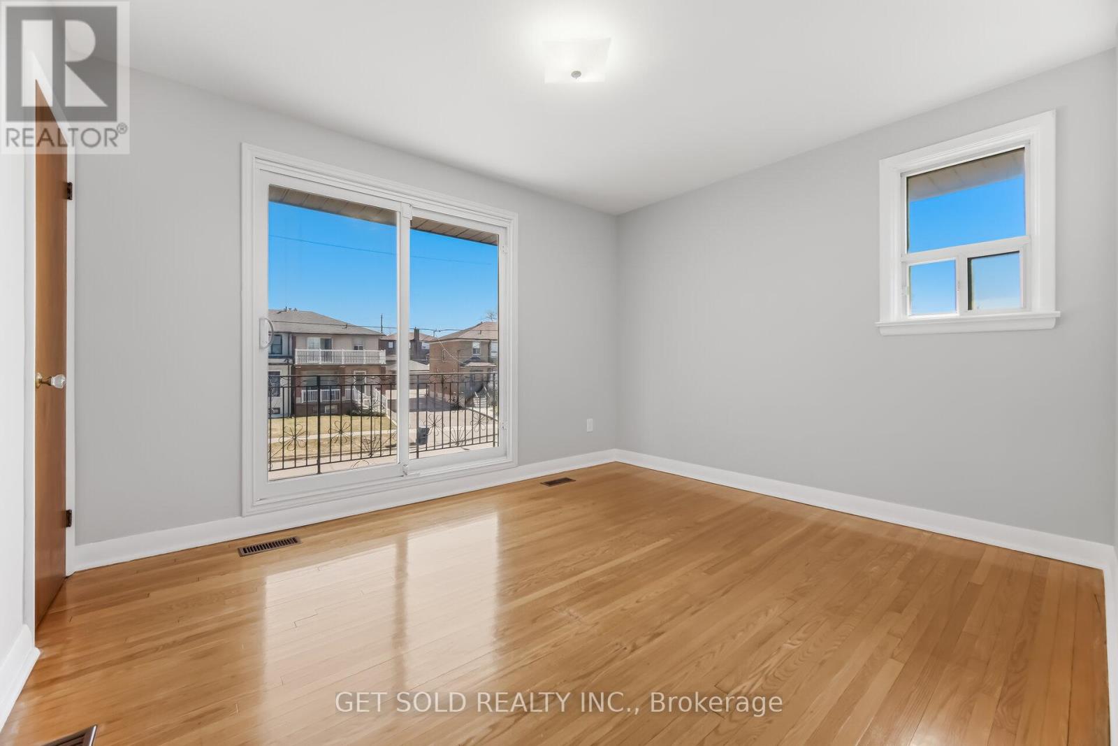 60 Erie Street, Toronto, Ontario  M6L 2P9 - Photo 19 - W12943322