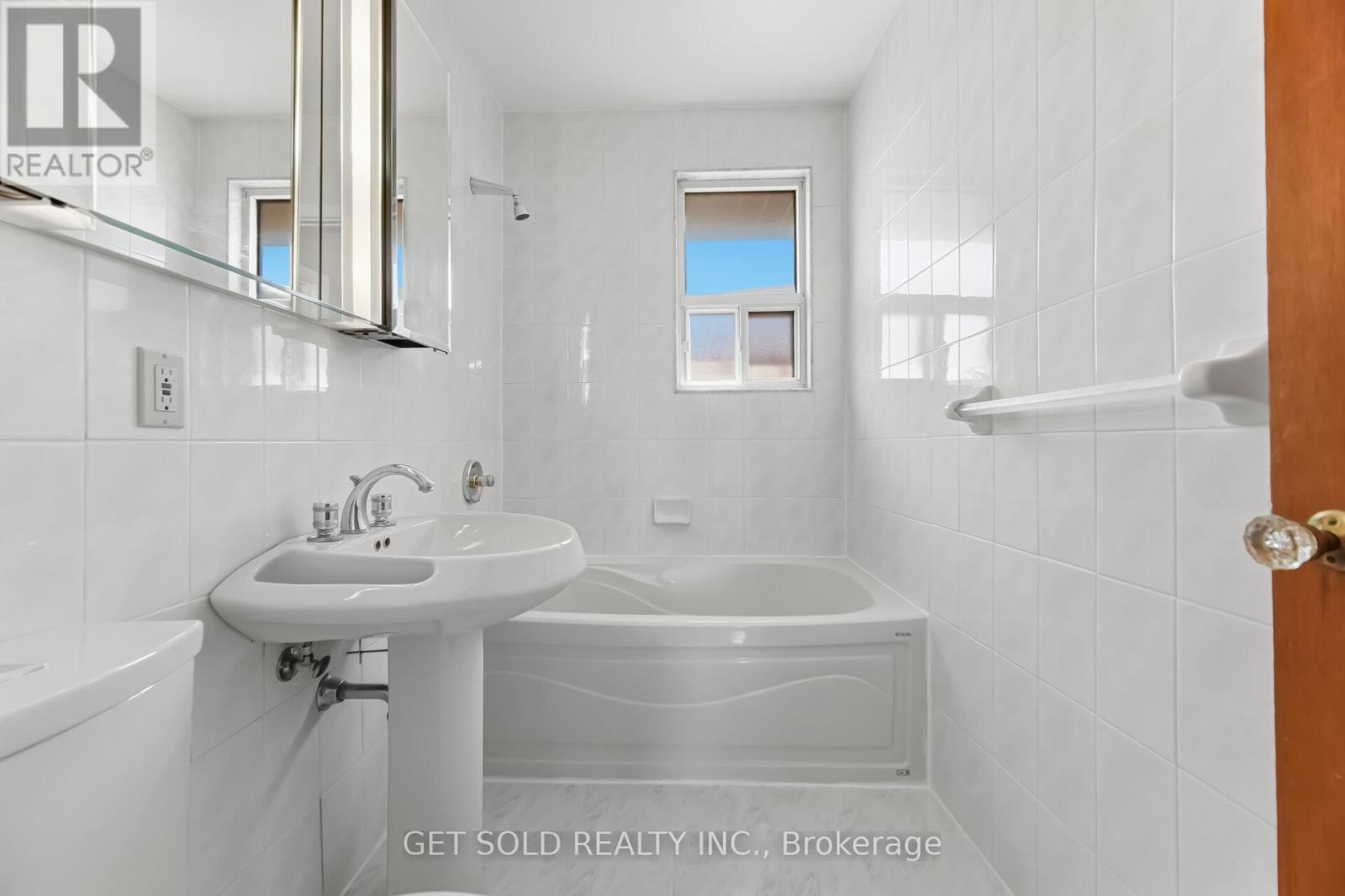 60 Erie Street, Toronto, Ontario  M6L 2P9 - Photo 28 - W12943322