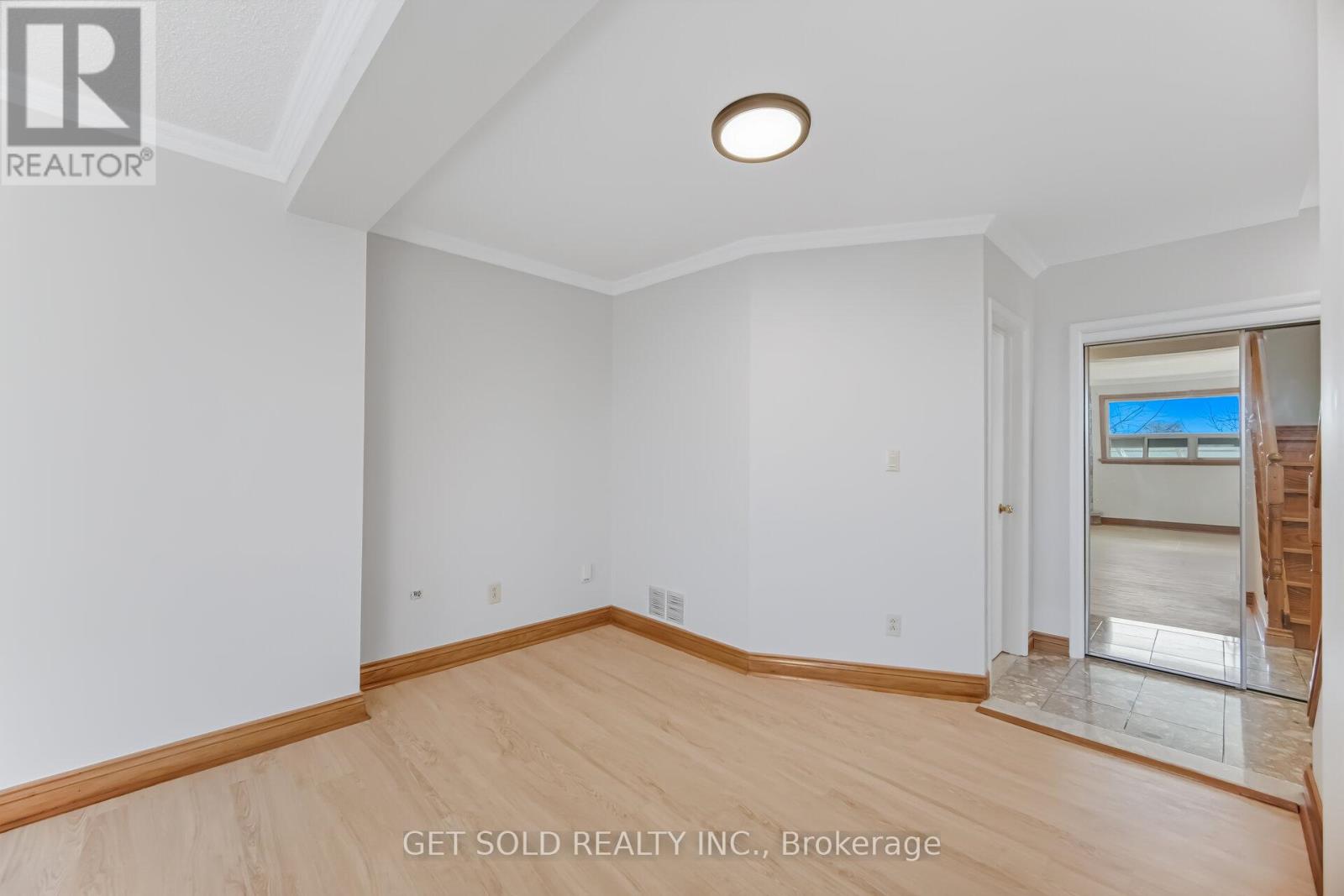 60 Erie Street, Toronto, Ontario  M6L 2P9 - Photo 7 - W12943322