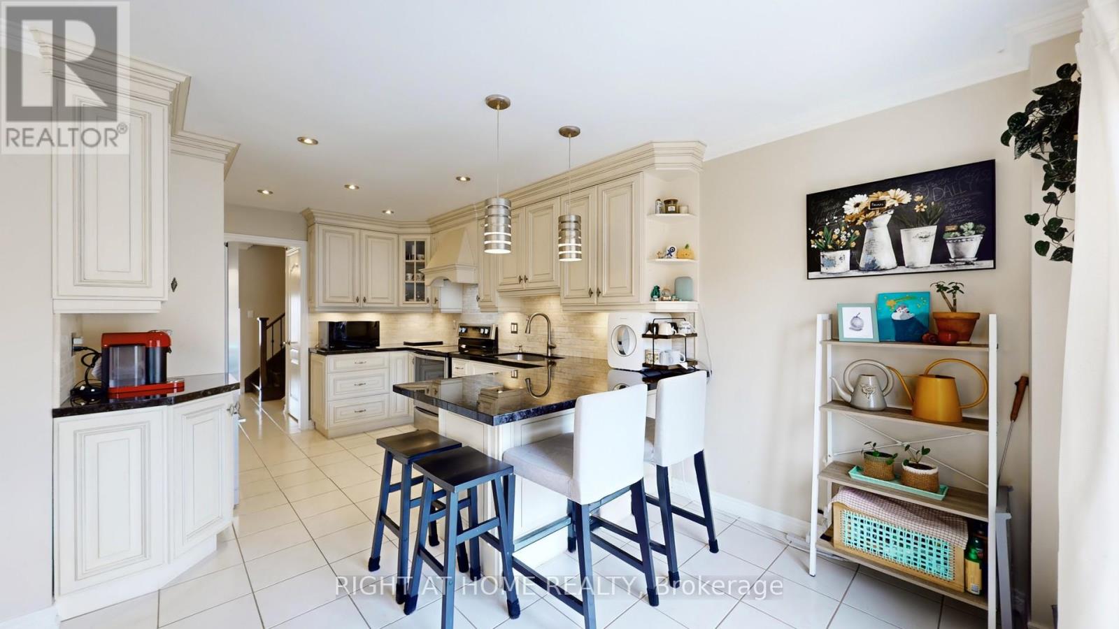 2499 Logan Avenue, Oakville, Ontario  L6H 6S1 - Photo 11 - W12943350