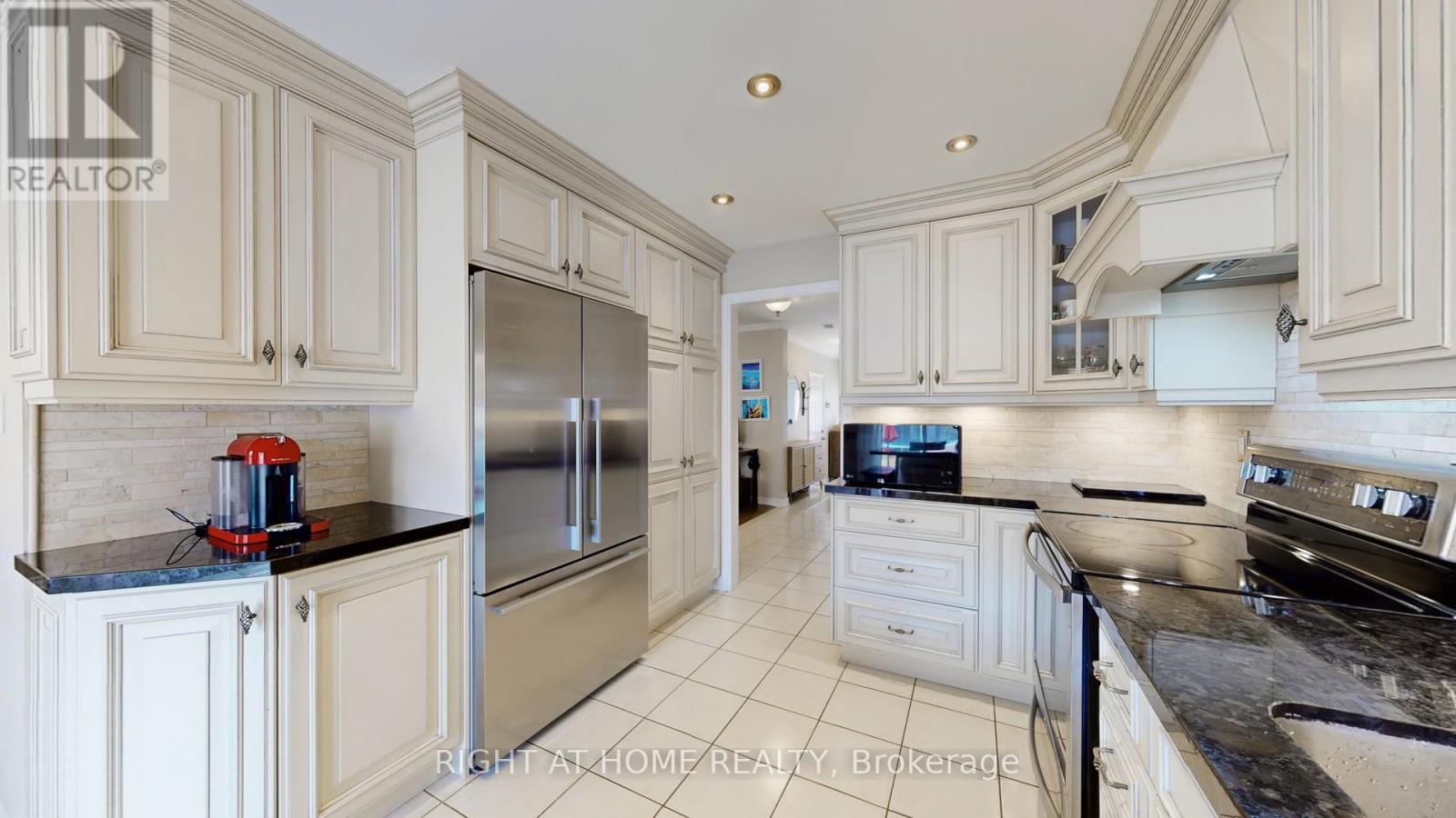 2499 Logan Avenue, Oakville, Ontario  L6H 6S1 - Photo 14 - W12943350