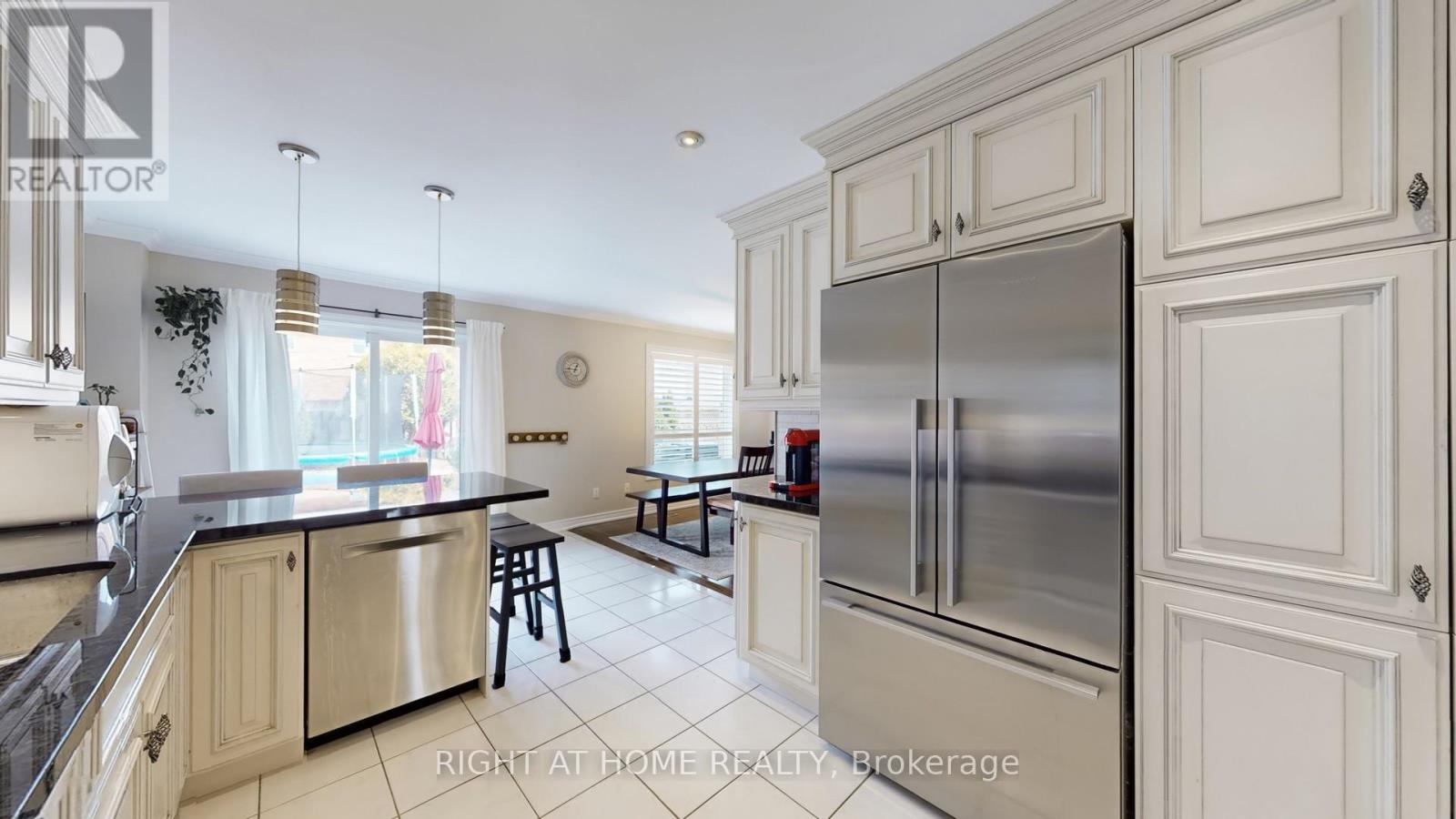 2499 Logan Avenue, Oakville, Ontario  L6H 6S1 - Photo 15 - W12943350