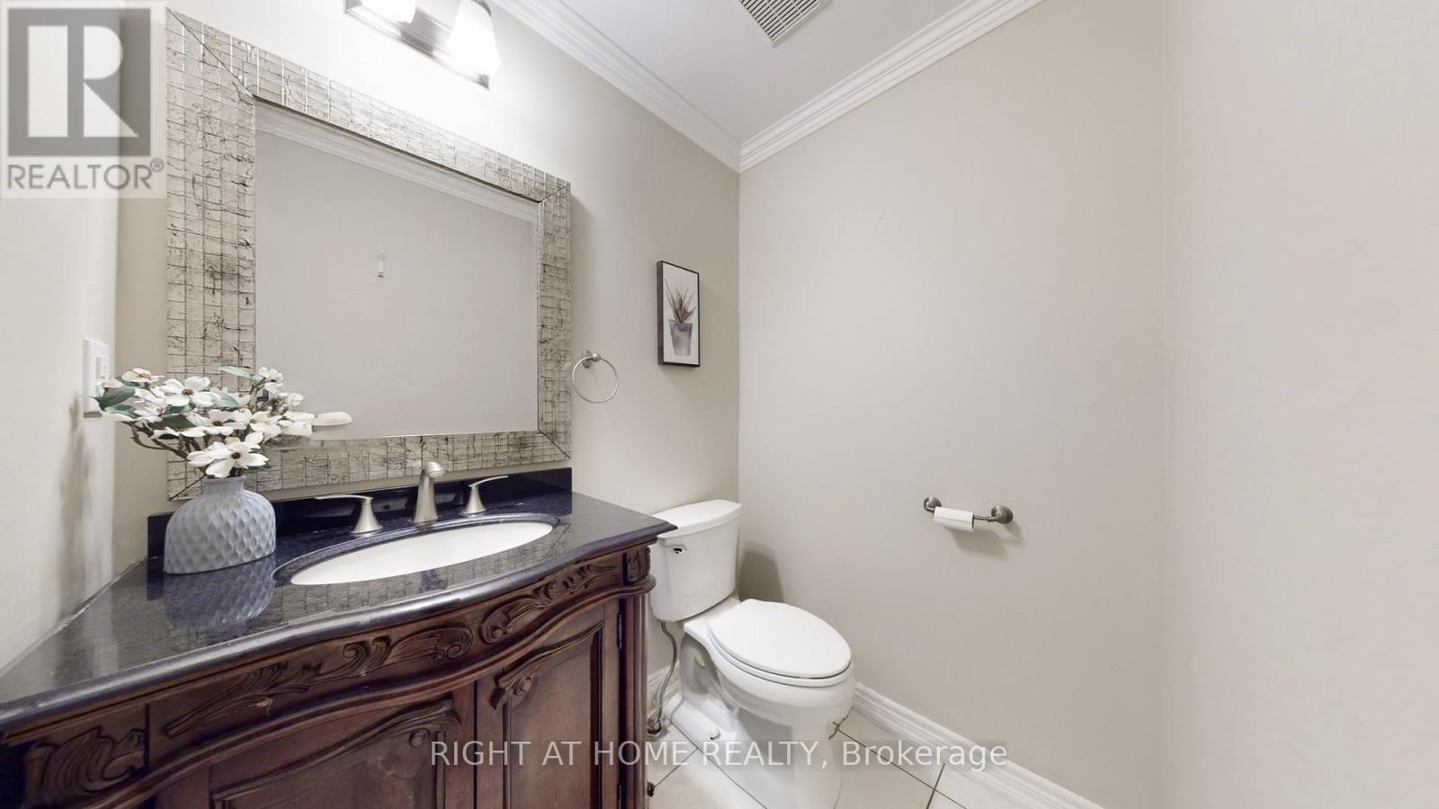 2499 Logan Avenue, Oakville, Ontario  L6H 6S1 - Photo 18 - W12943350