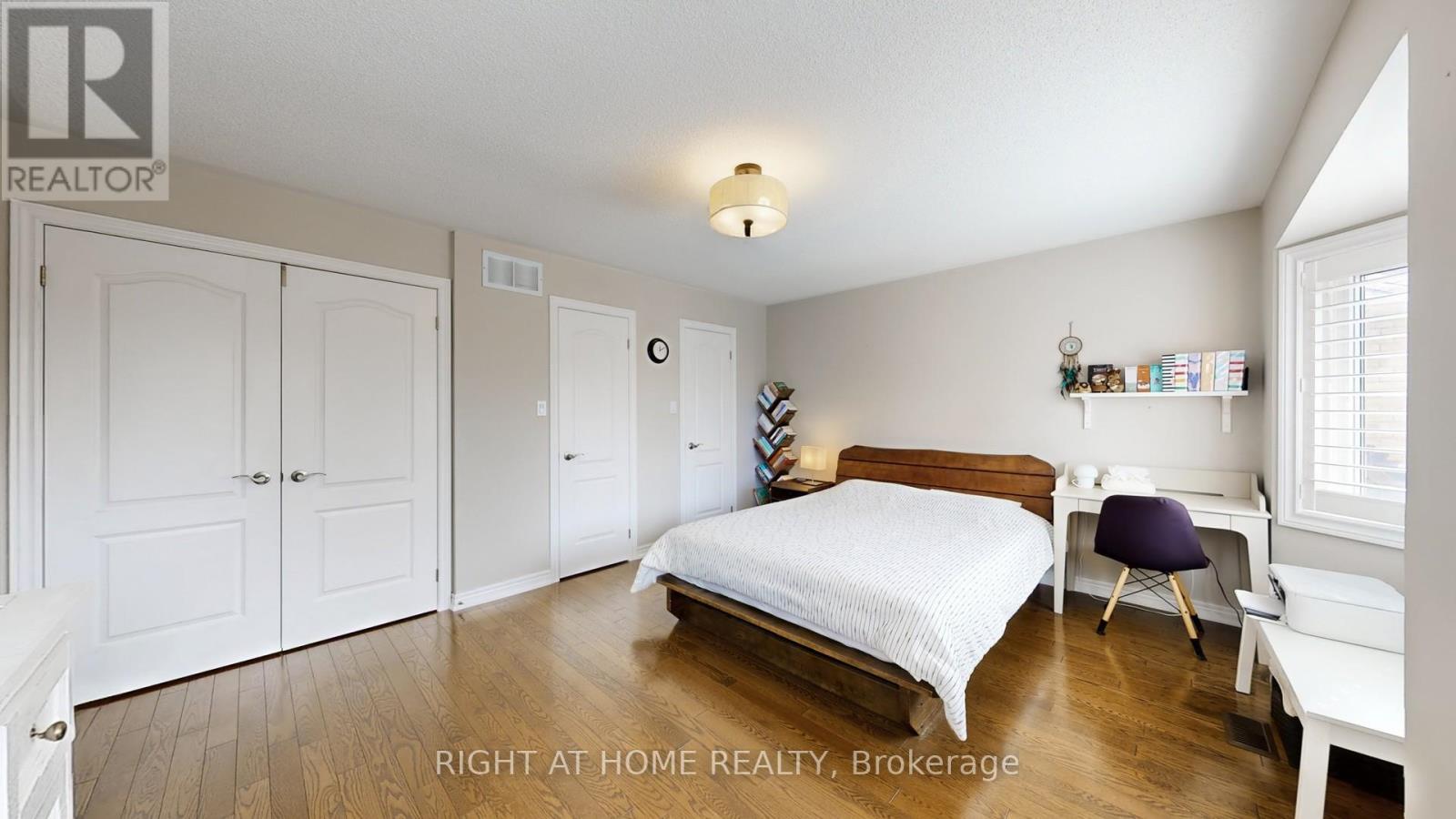 2499 Logan Avenue, Oakville, Ontario  L6H 6S1 - Photo 25 - W12943350