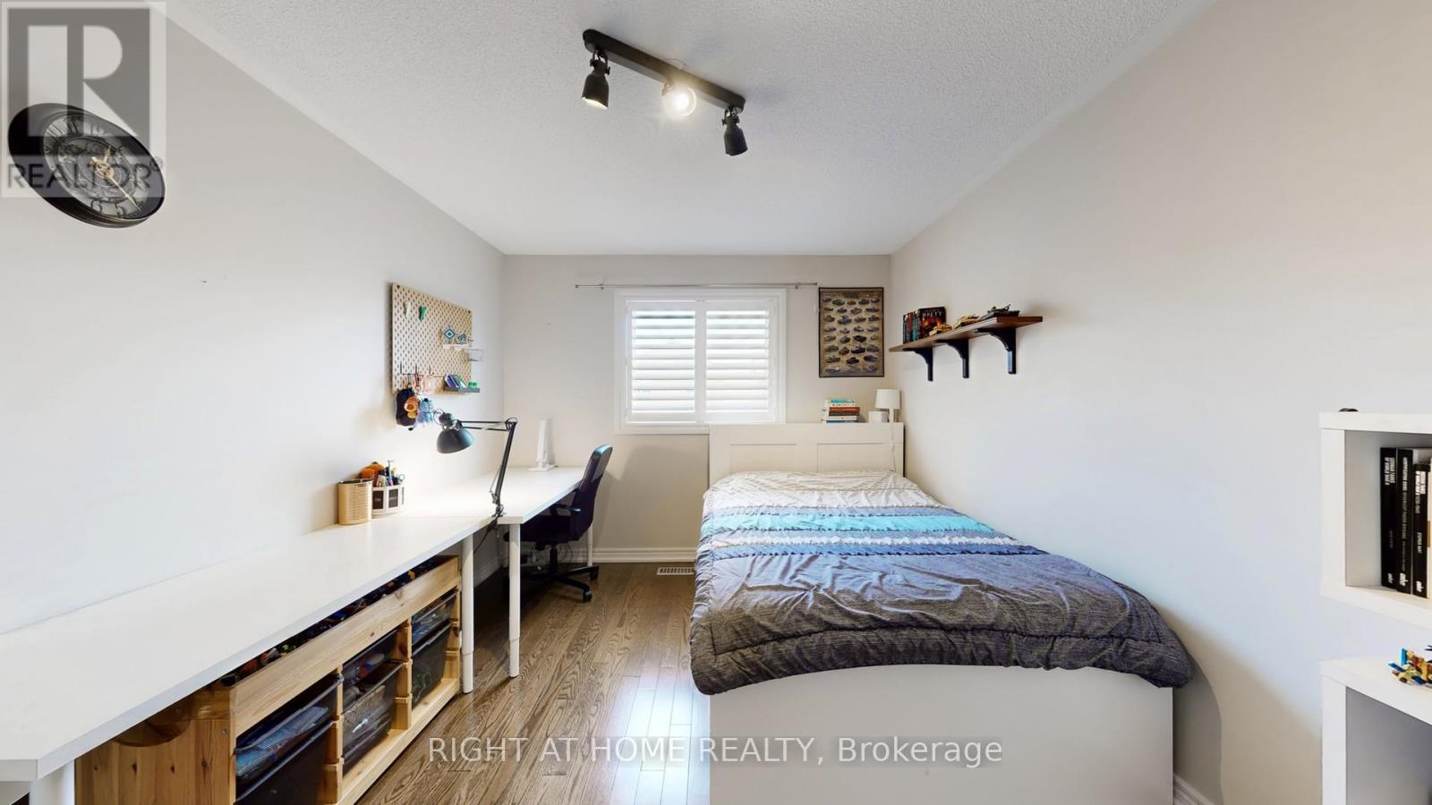 2499 Logan Avenue, Oakville, Ontario  L6H 6S1 - Photo 31 - W12943350