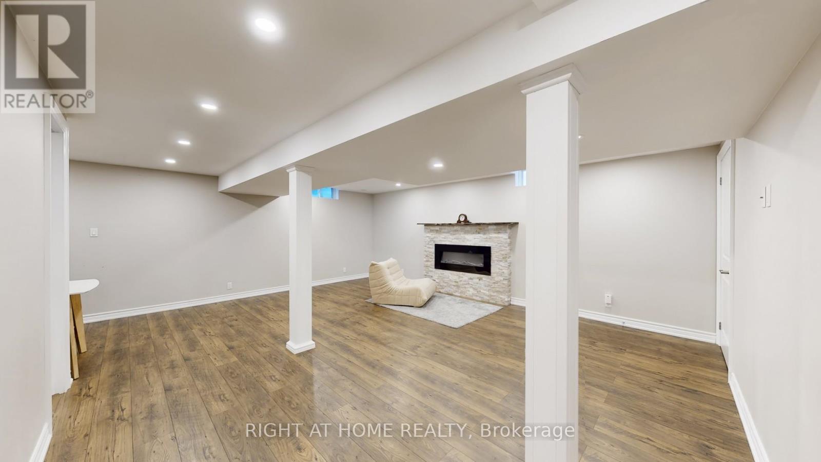 2499 Logan Avenue, Oakville, Ontario  L6H 6S1 - Photo 39 - W12943350