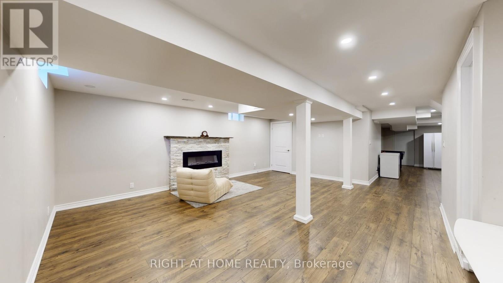 2499 Logan Avenue, Oakville, Ontario  L6H 6S1 - Photo 41 - W12943350