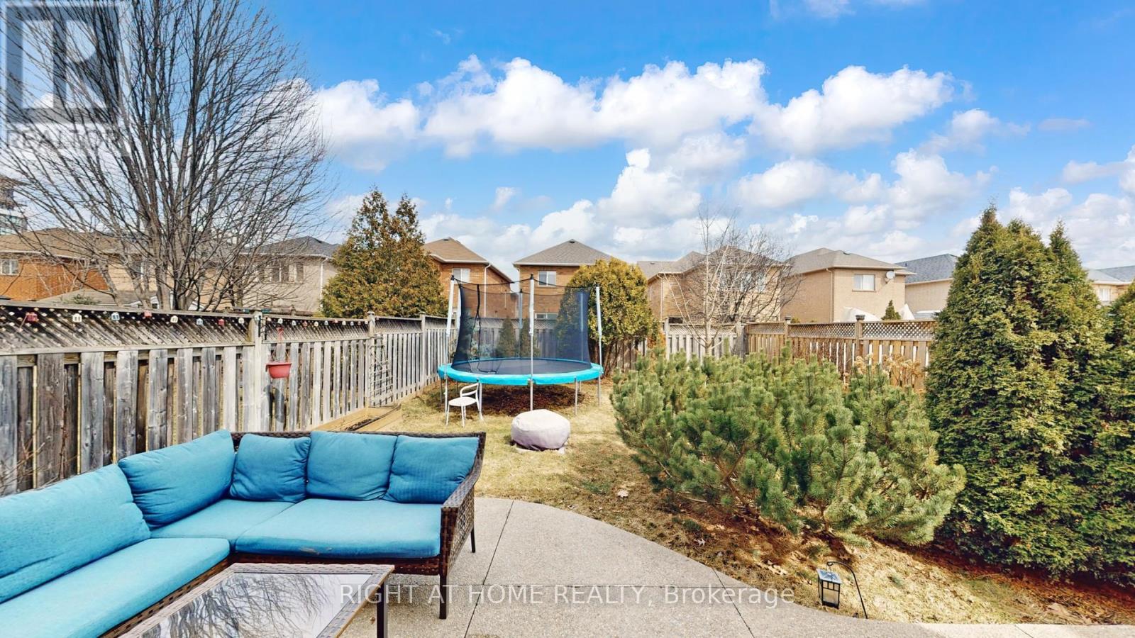 2499 Logan Avenue, Oakville, Ontario  L6H 6S1 - Photo 45 - W12943350