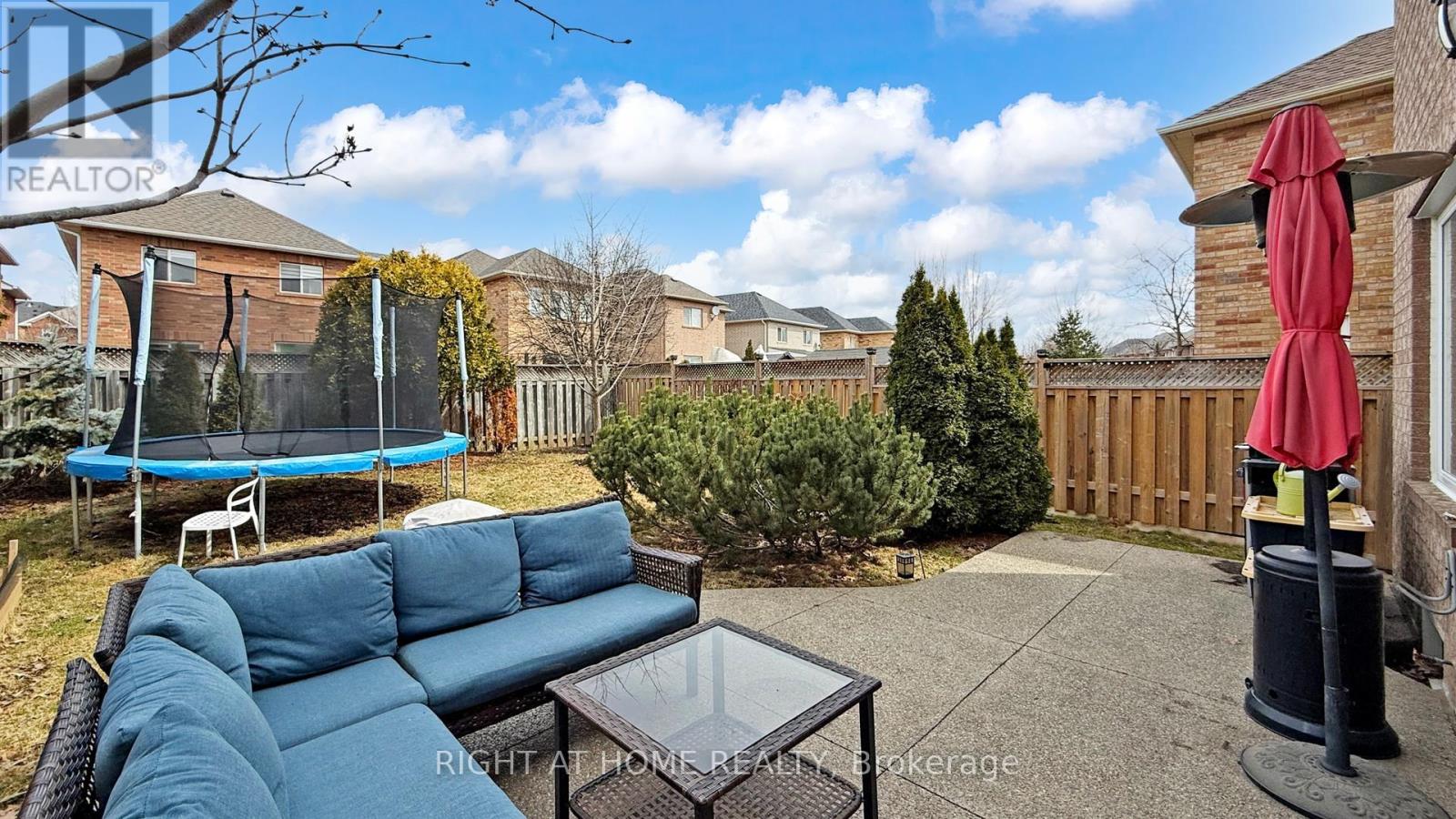 2499 Logan Avenue, Oakville, Ontario  L6H 6S1 - Photo 47 - W12943350