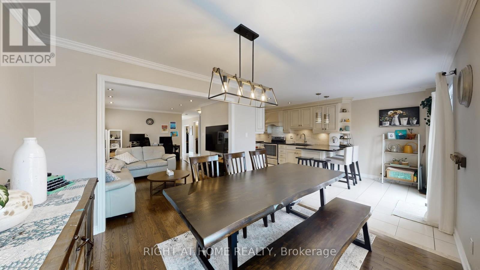 2499 Logan Avenue, Oakville, Ontario  L6H 6S1 - Photo 8 - W12943350