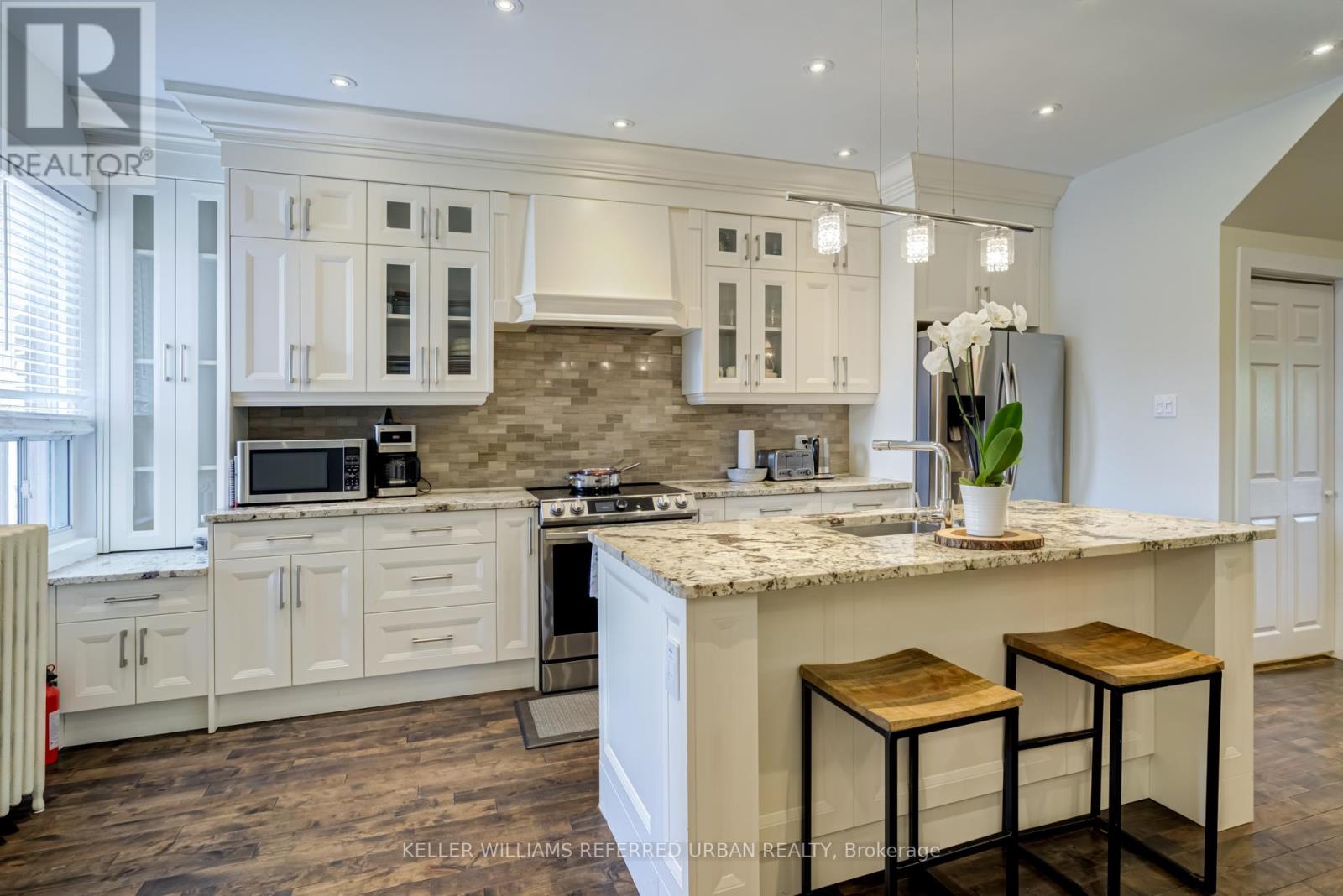 630 Runnymede Road, Toronto, Ontario  M6S 3A2 - Photo 11 - W12943360