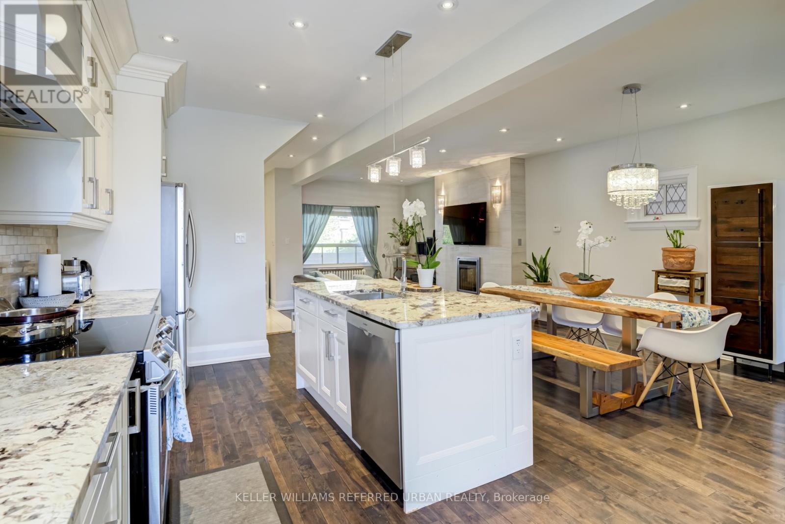 630 Runnymede Road, Toronto, Ontario  M6S 3A2 - Photo 13 - W12943360