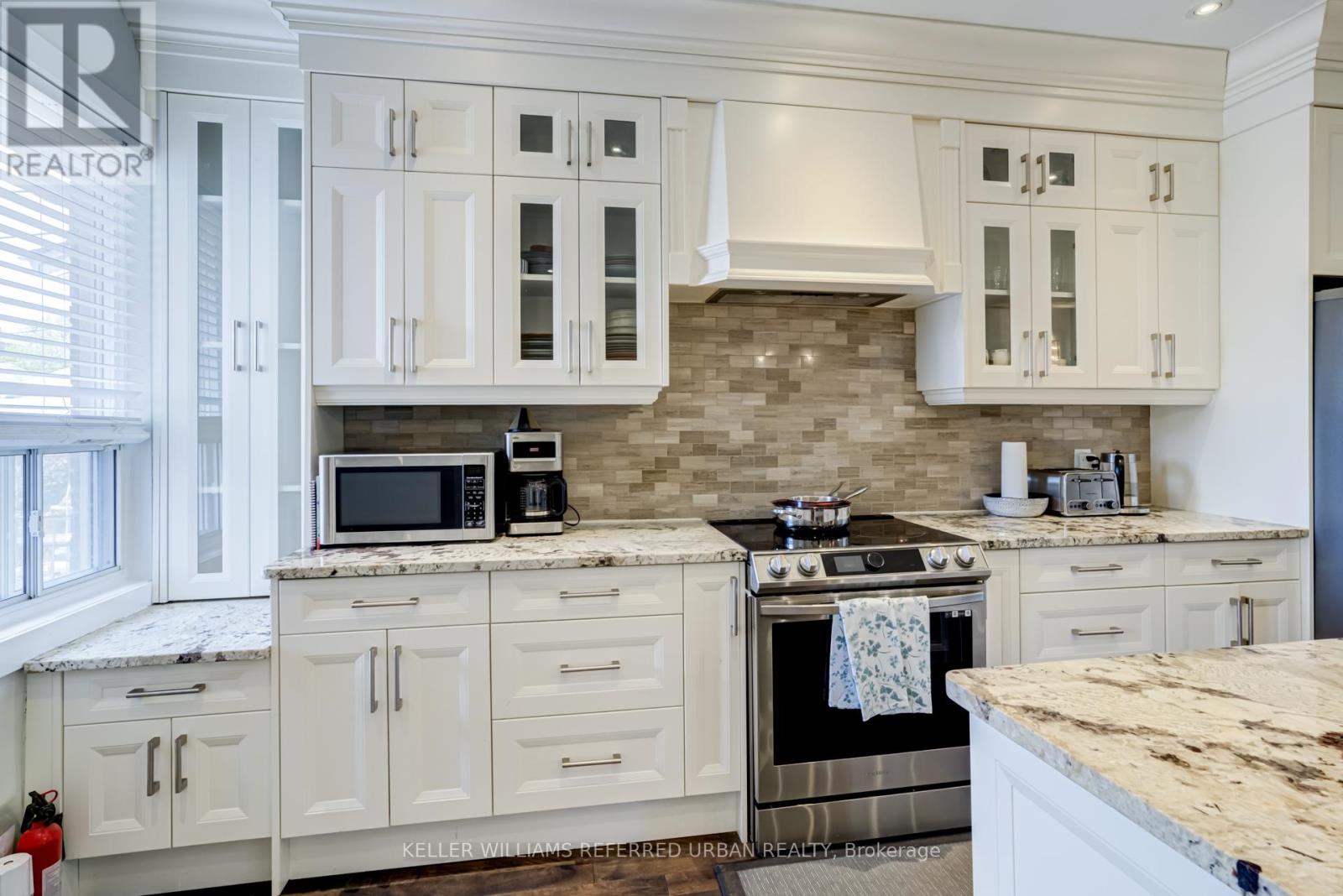 630 Runnymede Road, Toronto, Ontario  M6S 3A2 - Photo 14 - W12943360