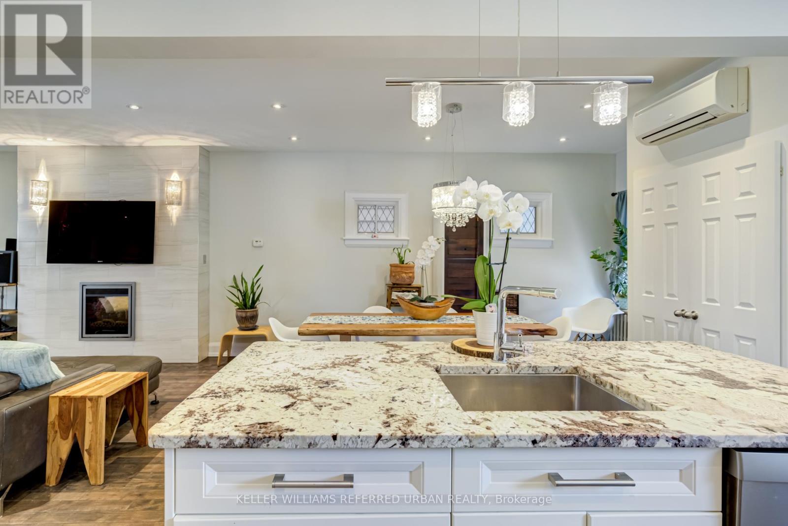 630 Runnymede Road, Toronto, Ontario  M6S 3A2 - Photo 15 - W12943360