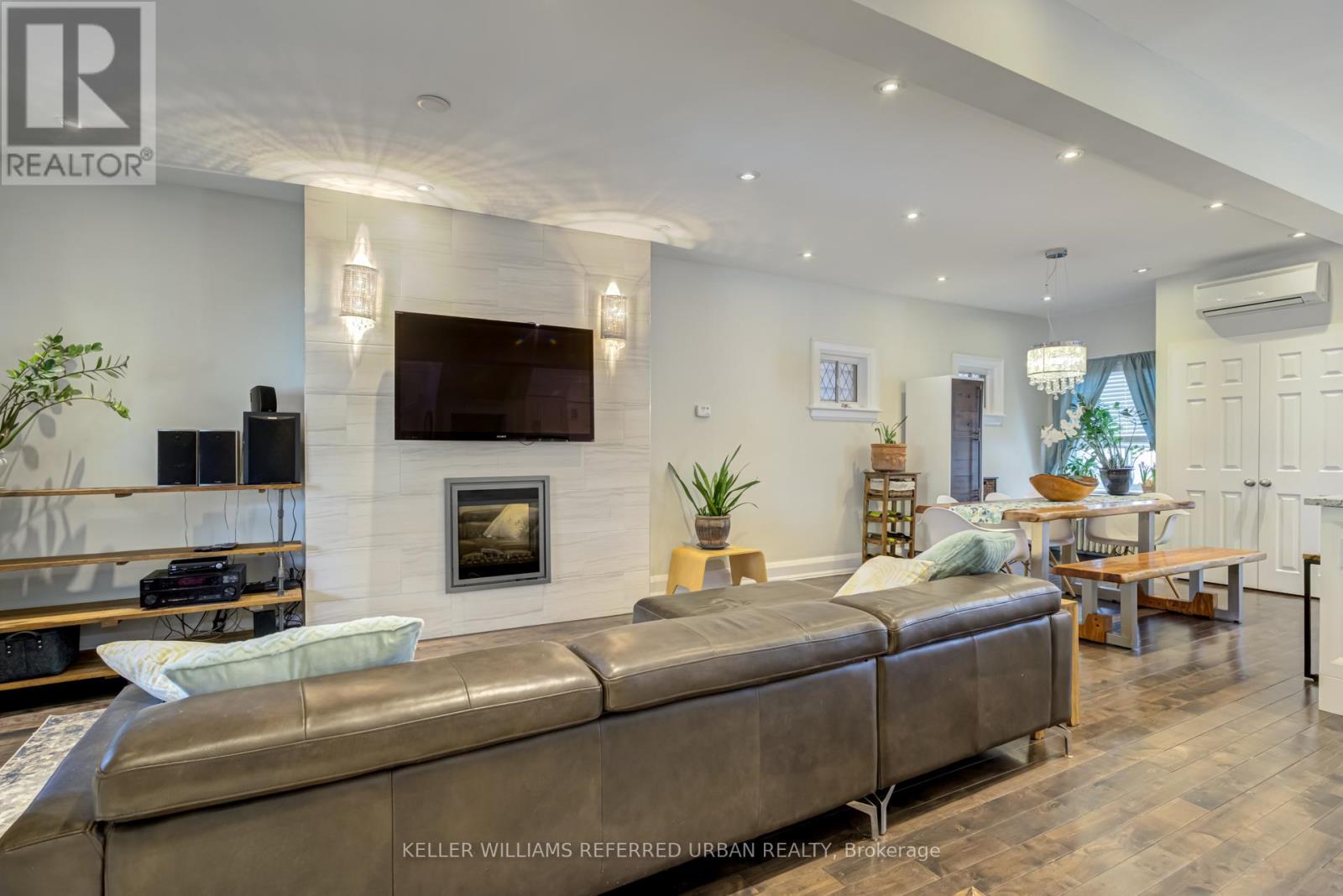 630 Runnymede Road, Toronto, Ontario  M6S 3A2 - Photo 5 - W12943360