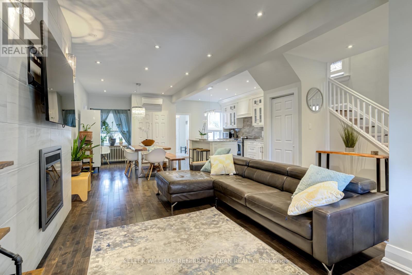 630 Runnymede Road, Toronto, Ontario  M6S 3A2 - Photo 6 - W12943360