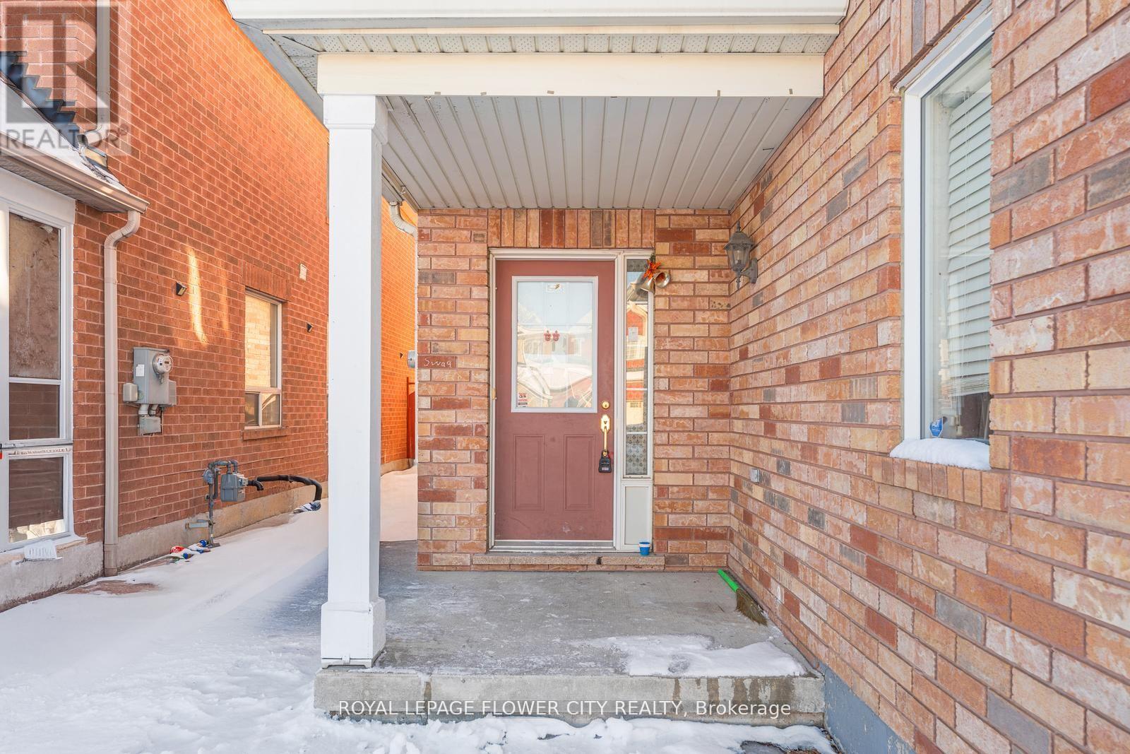 80 Dwyer Drive, Brampton, Ontario  L6S 0B1 - Photo 5 - W12943374