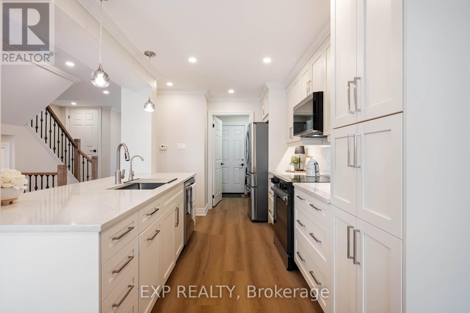 345 Rebecca Drive, Orangeville, Ontario  L9W 4P5 - Photo 7 - W12943392