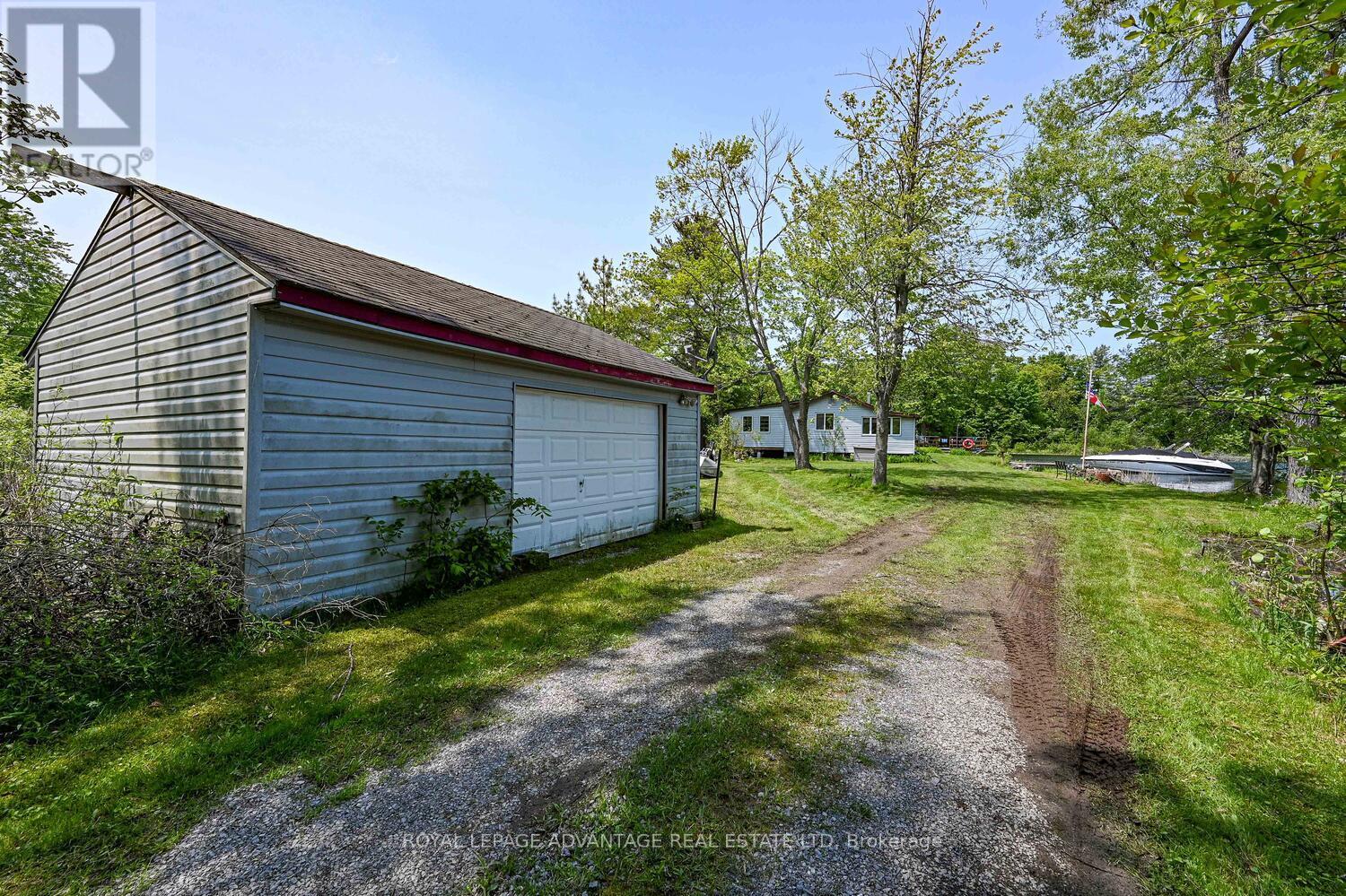 832 Klon Lane, Leeds And The Thousand Islands, Ontario  K0H 2N0 - Photo 40 - X12196649