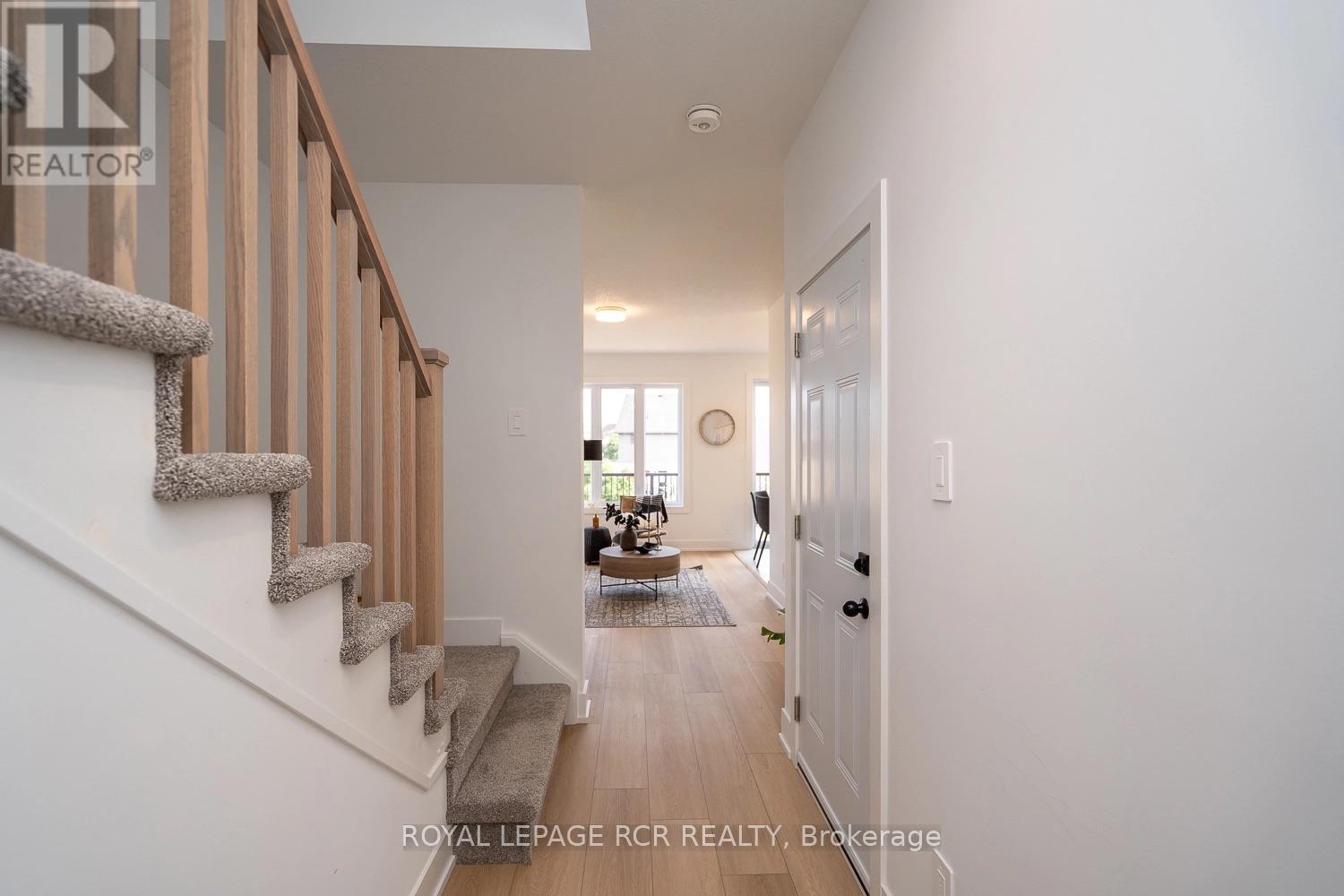 8 - 690 Broadway Avenue, Orangeville, Ontario  L9W 7T7 - Photo 2 - W12943434