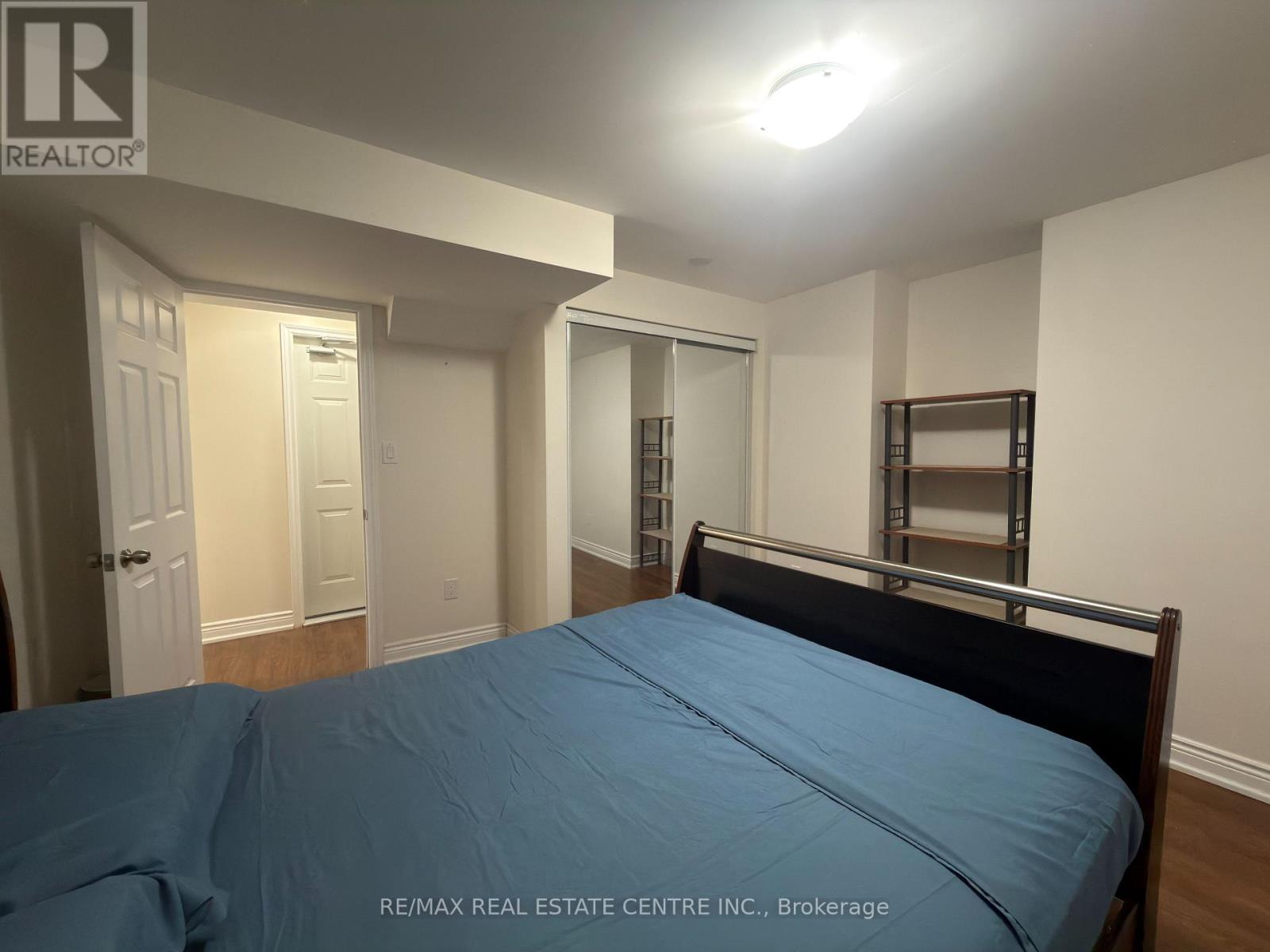 4325 Guildwood Way, Mississauga, Ontario  L5R 0A7 - Photo 13 - W12943436