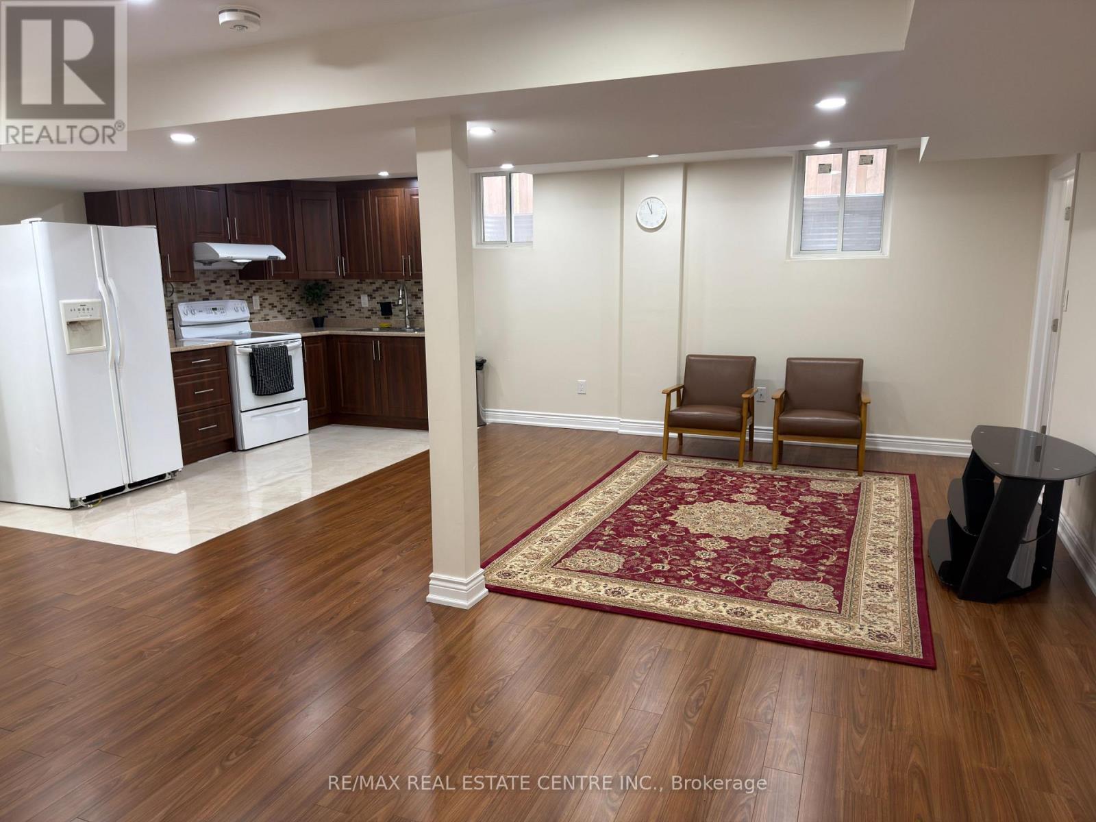 4325 Guildwood Way, Mississauga, Ontario  L5R 0A7 - Photo 5 - W12943436