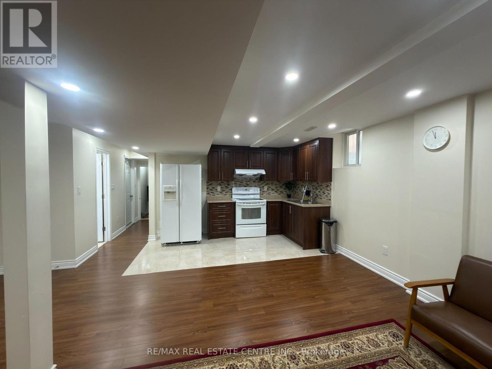 4325 Guildwood Way, Mississauga, Ontario  L5R 0A7 - Photo 8 - W12943436