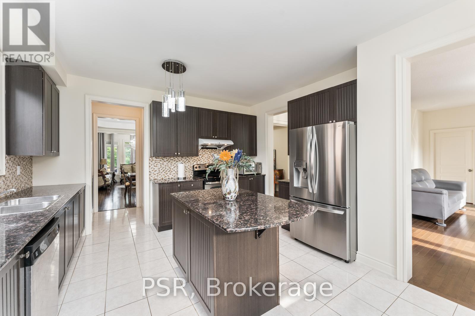 12 Danfield Court, Brampton, Ontario  L6Y 2X9 - Photo 10 - W12943458