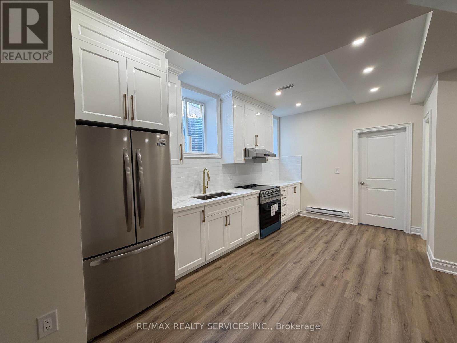 Lower - 3461 Mosley Gate, Oakville, Ontario  L6H 0Y8 - Photo 4 - W12943462